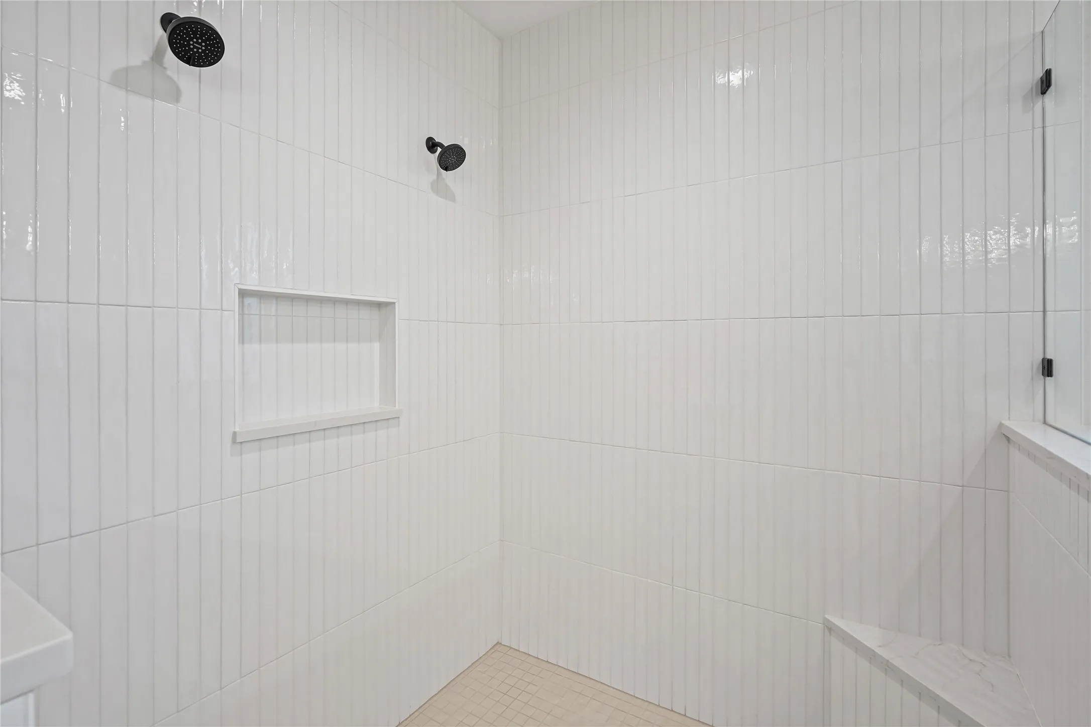Single Family Residence For Sale in Hood County , 1100 Beginnings Drive, Granbury, Texas 76049, 4 Bedroom, 3 Bathroom, 3 Garage spaces, 3,033 Sqft, built in 2025, mls#21370842, Real Estate Agent in Granbury, Homes For Sale in Hood county, Homes For Sale in Granbury, Realtor in Granbury Texas, Real Estate Brokerage Independent Realty Texas, Luminita Cordes Realtor