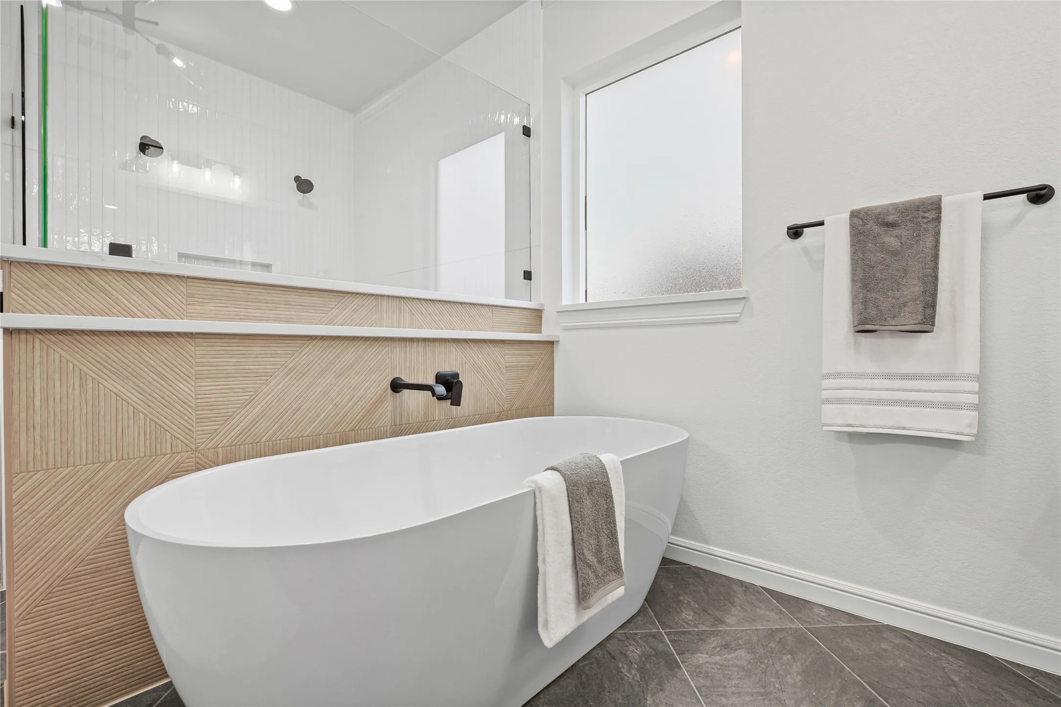Single Family Residence For Sale in Hood County , 1100 Beginnings Drive, Granbury, Texas 76049, 4 Bedroom, 3 Bathroom, 3 Garage spaces, 3,033 Sqft, built in 2025, mls#21370842, Real Estate Agent in Granbury, Homes For Sale in Hood county, Homes For Sale in Granbury, Realtor in Granbury Texas, Real Estate Brokerage Independent Realty Texas, Luminita Cordes Realtor