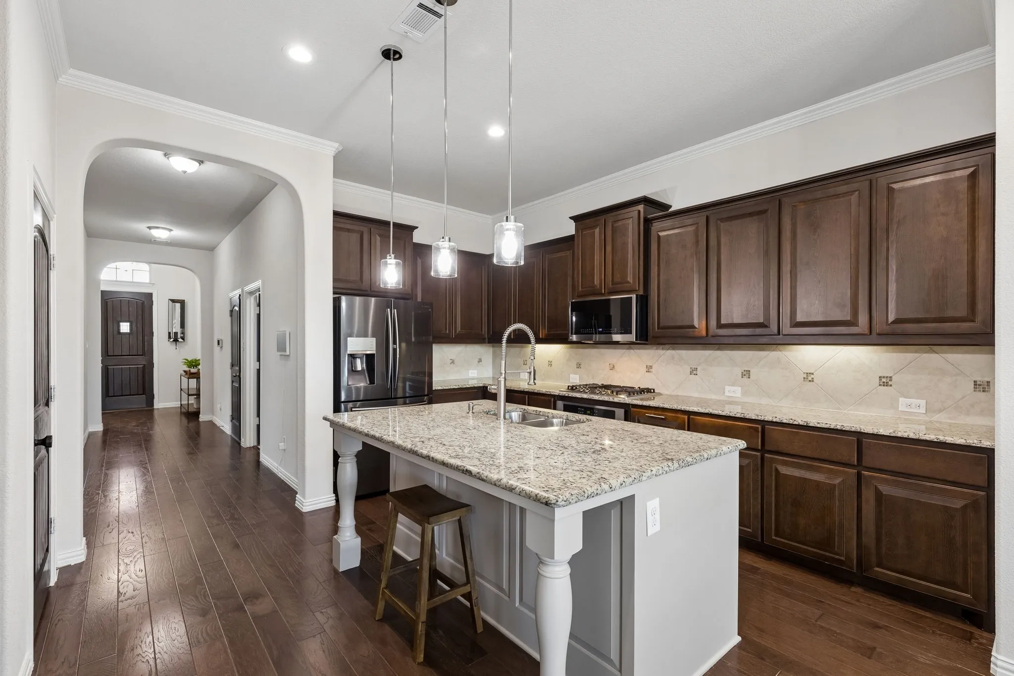 Single Family Residence For Sale in Parker County , 200 Gill Point Lane, Aledo, Texas 76008, 3 Bedroom, 2 Bathroom, 2 Garage spaces, 2,136 Sqft, built in 2017, mls#21376675, Real Estate Agent in Aledo, Homes For Sale in Parker county, Homes For Sale in Aledo, Realtor in Aledo Texas, Real Estate Brokerage Independent Realty Texas, Luminita Cordes Realtor