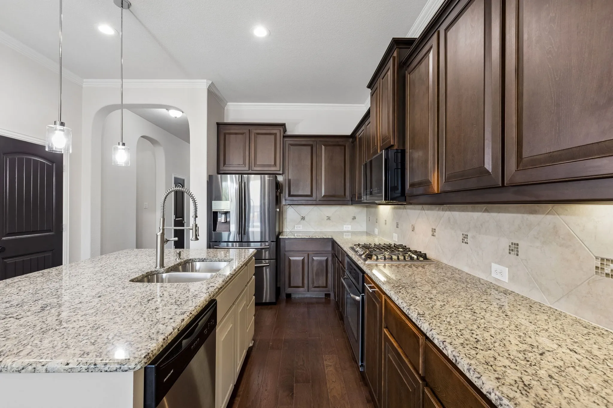 Single Family Residence For Sale in Parker County , 200 Gill Point Lane, Aledo, Texas 76008, 3 Bedroom, 2 Bathroom, 2 Garage spaces, 2,136 Sqft, built in 2017, mls#21376675, Real Estate Agent in Aledo, Homes For Sale in Parker county, Homes For Sale in Aledo, Realtor in Aledo Texas, Real Estate Brokerage Independent Realty Texas, Luminita Cordes Realtor