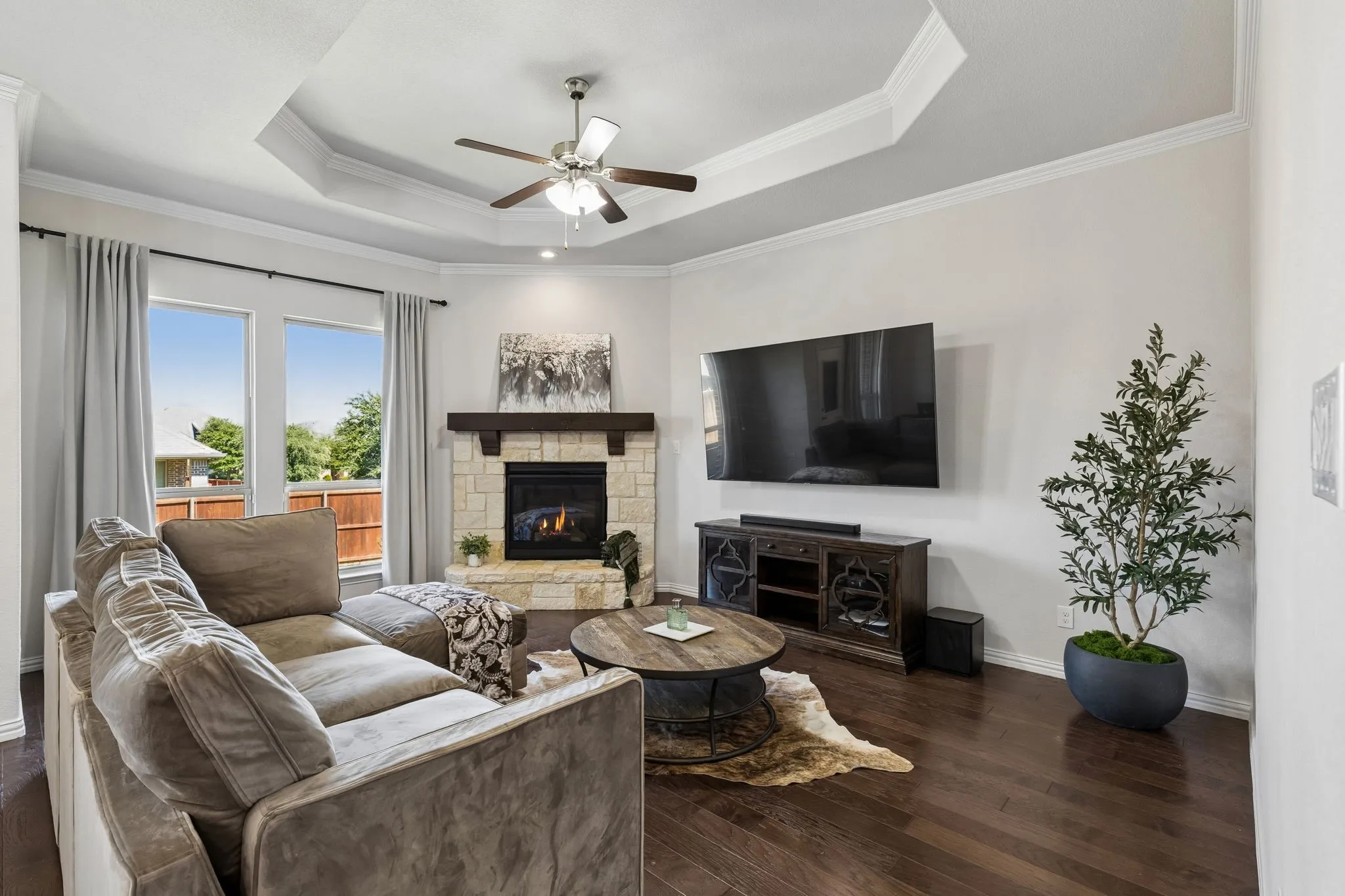 Single Family Residence For Sale in Parker County , 200 Gill Point Lane, Aledo, Texas 76008, 3 Bedroom, 2 Bathroom, 2 Garage spaces, 2,136 Sqft, built in 2017, mls#21376675, Real Estate Agent in Aledo, Homes For Sale in Parker county, Homes For Sale in Aledo, Realtor in Aledo Texas, Real Estate Brokerage Independent Realty Texas, Luminita Cordes Realtor