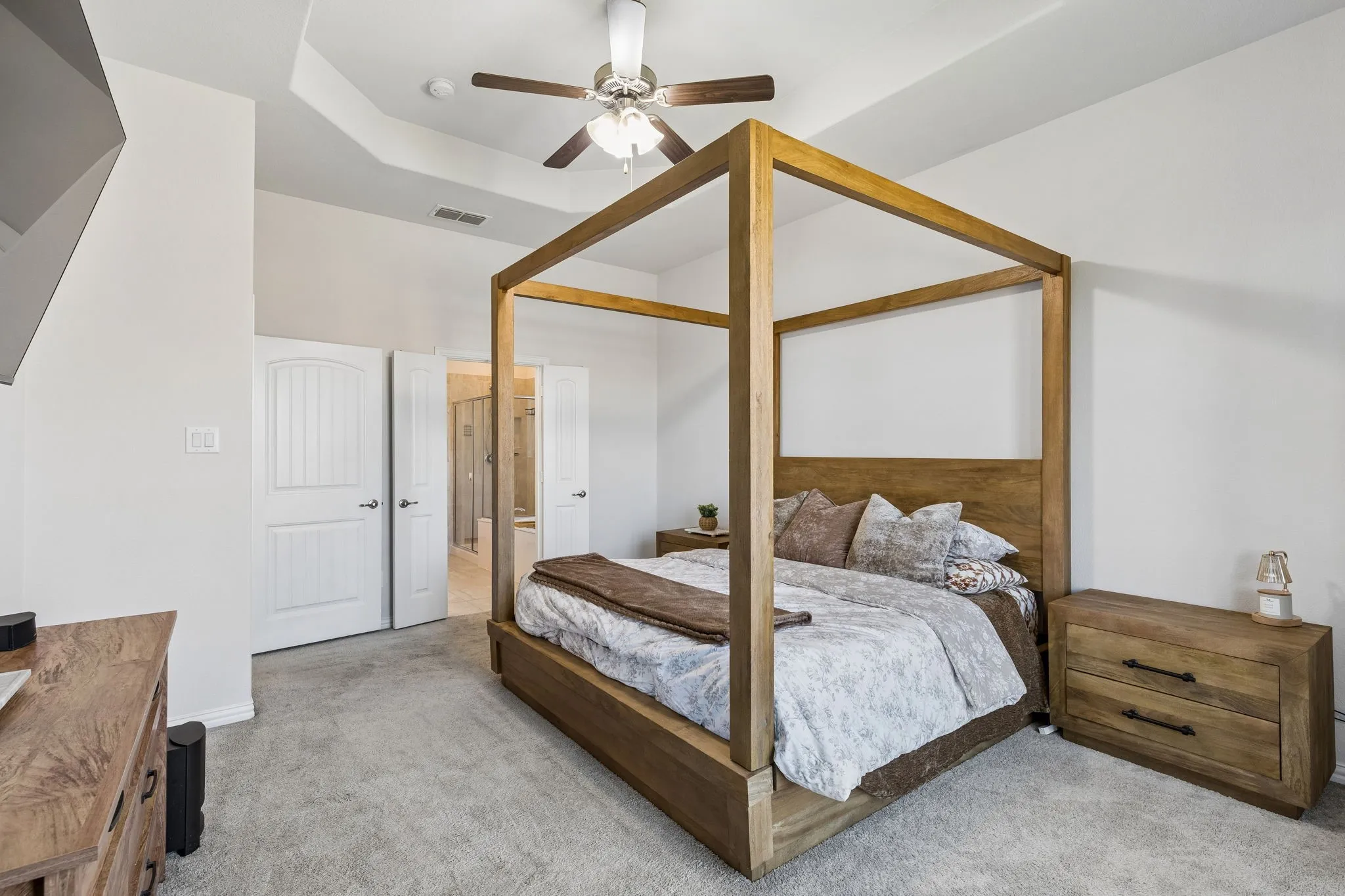 Single Family Residence For Sale in Parker County , 200 Gill Point Lane, Aledo, Texas 76008, 3 Bedroom, 2 Bathroom, 2 Garage spaces, 2,136 Sqft, built in 2017, mls#21376675, Real Estate Agent in Aledo, Homes For Sale in Parker county, Homes For Sale in Aledo, Realtor in Aledo Texas, Real Estate Brokerage Independent Realty Texas, Luminita Cordes Realtor
