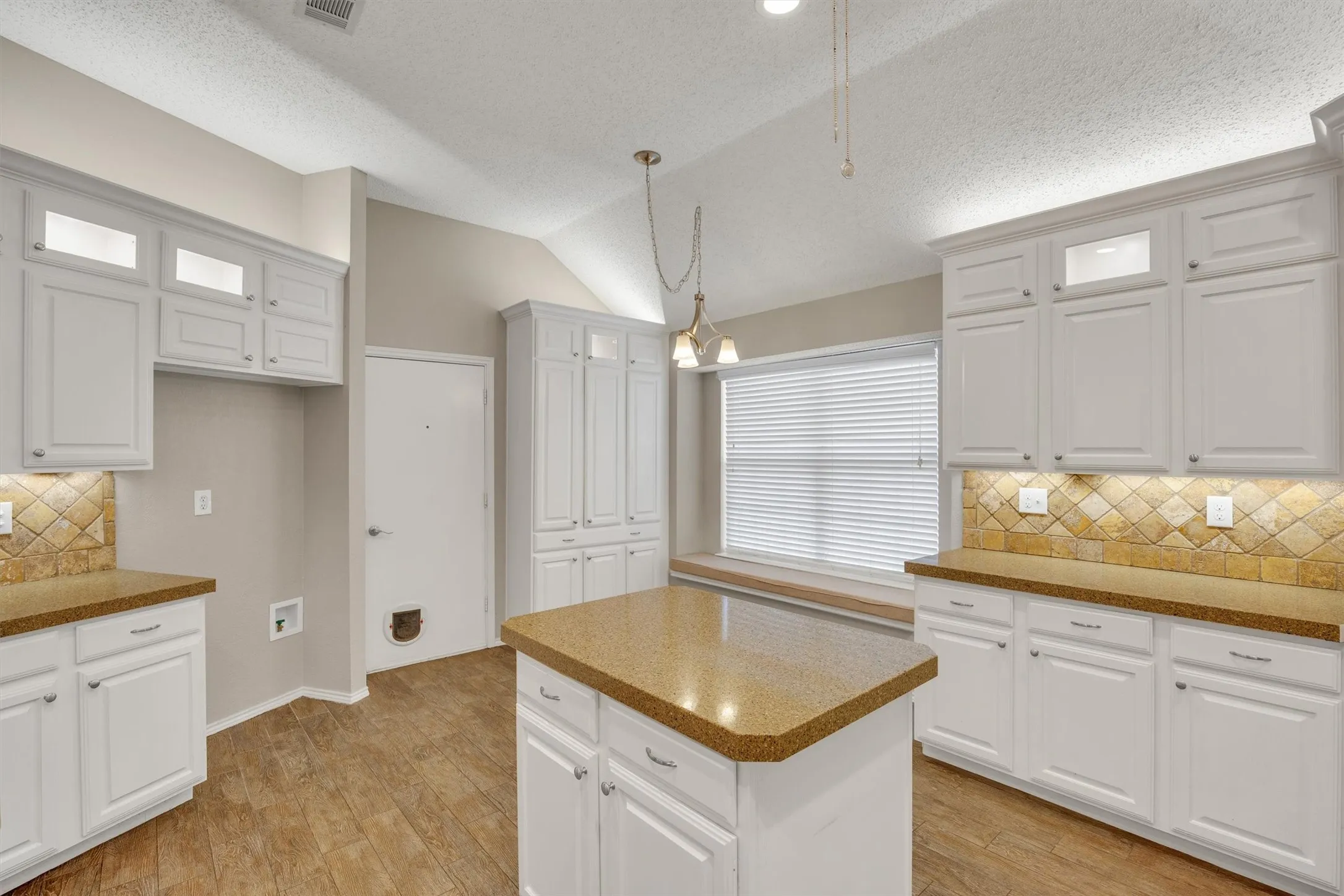 Single Family Residence For Sale in Collin County , 12 Harper Drive, Allen, Texas 75002, 4 Bedroom, 2 Bathroom, 2 Garage spaces, 2,029 Sqft, built in 1992, mls#21376881, Real Estate Agent in Allen, Homes For Sale in Collin county, Homes For Sale in Allen, Realtor in Allen Texas, Real Estate Brokerage Independent Realty Texas, Luminita Cordes Realtor