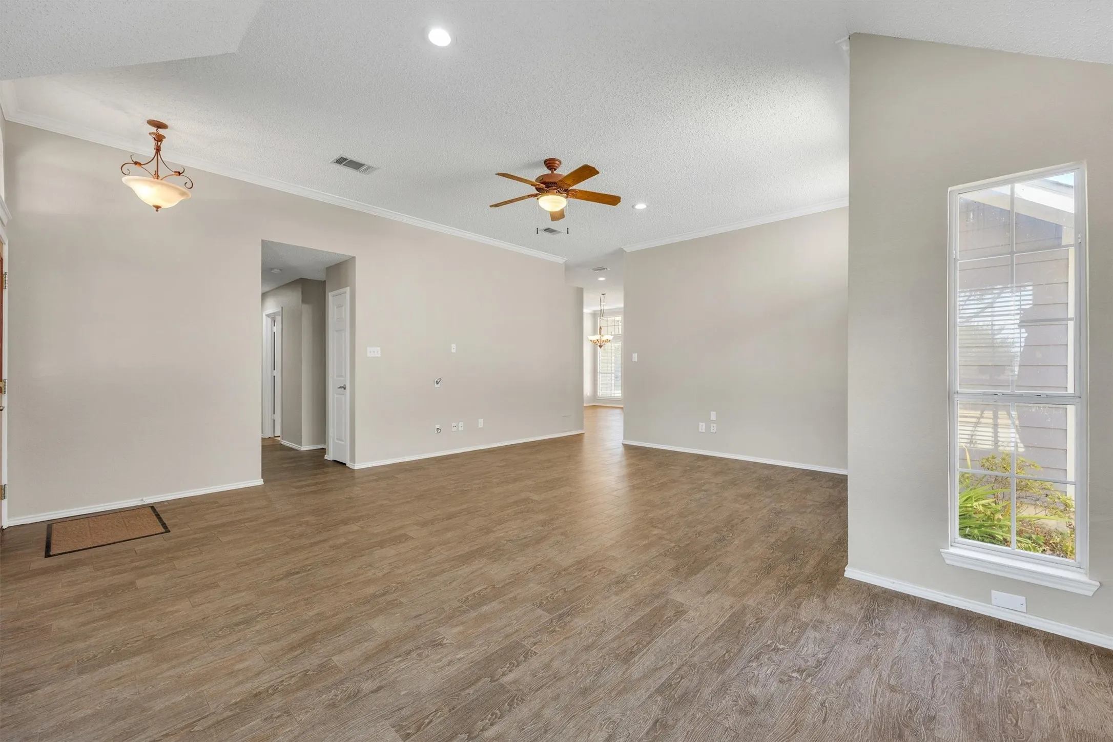 Single Family Residence For Sale in Collin County , 12 Harper Drive, Allen, Texas 75002, 4 Bedroom, 2 Bathroom, 2 Garage spaces, 2,029 Sqft, built in 1992, mls#21376881, Real Estate Agent in Allen, Homes For Sale in Collin county, Homes For Sale in Allen, Realtor in Allen Texas, Real Estate Brokerage Independent Realty Texas, Luminita Cordes Realtor