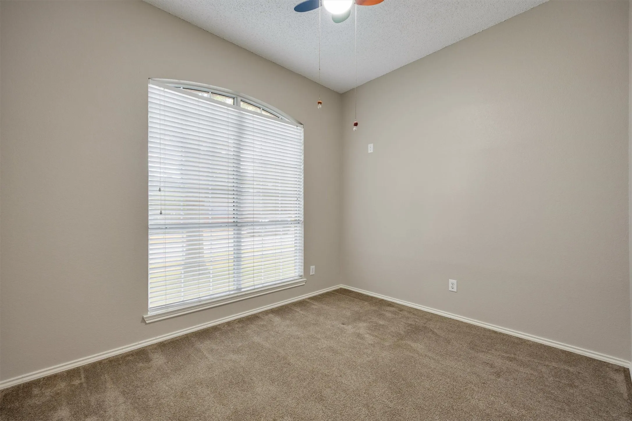 Single Family Residence For Sale in Collin County , 12 Harper Drive, Allen, Texas 75002, 4 Bedroom, 2 Bathroom, 2 Garage spaces, 2,029 Sqft, built in 1992, mls#21376881, Real Estate Agent in Allen, Homes For Sale in Collin county, Homes For Sale in Allen, Realtor in Allen Texas, Real Estate Brokerage Independent Realty Texas, Luminita Cordes Realtor