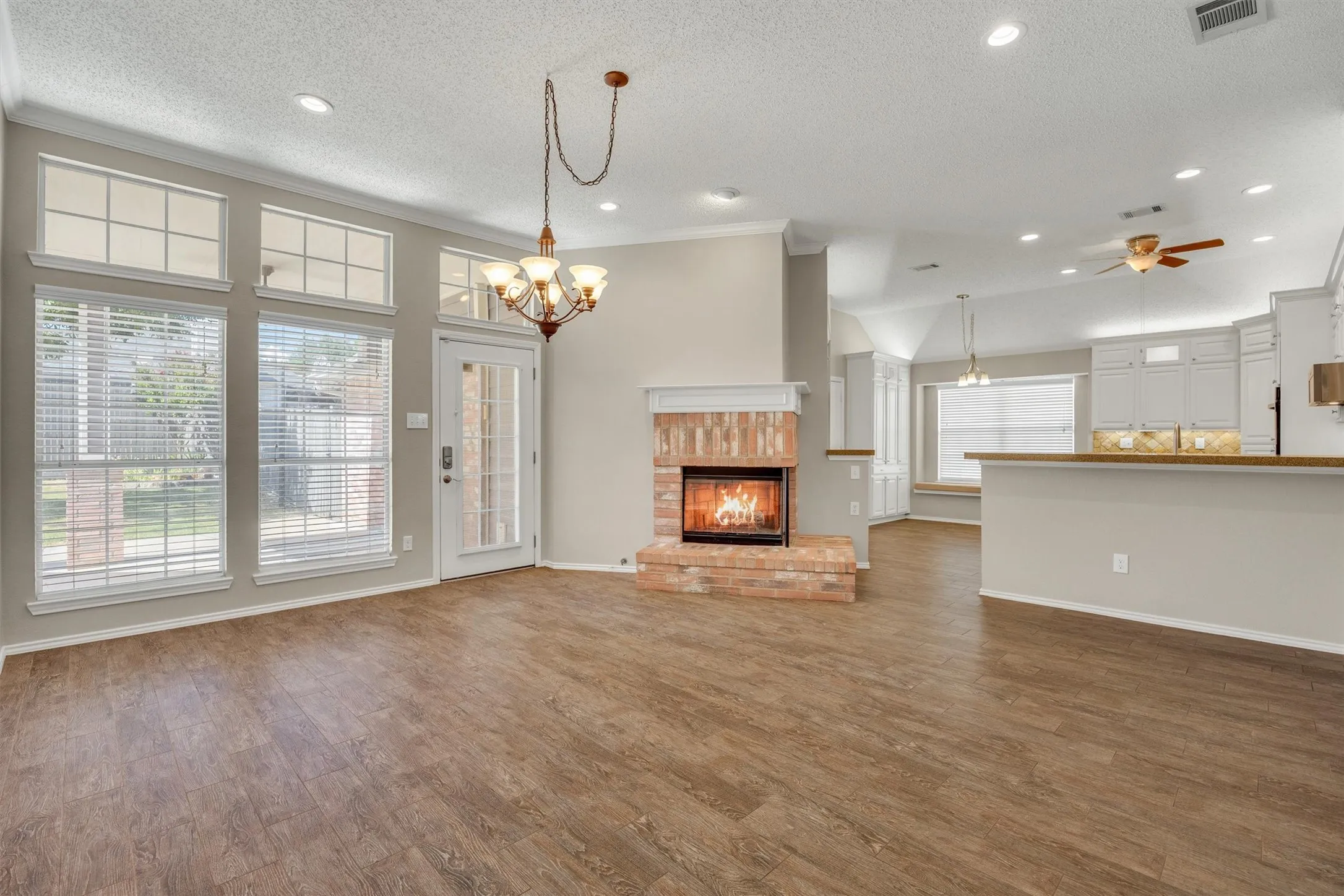 Single Family Residence For Sale in Collin County , 12 Harper Drive, Allen, Texas 75002, 4 Bedroom, 2 Bathroom, 2 Garage spaces, 2,029 Sqft, built in 1992, mls#21376881, Real Estate Agent in Allen, Homes For Sale in Collin county, Homes For Sale in Allen, Realtor in Allen Texas, Real Estate Brokerage Independent Realty Texas, Luminita Cordes Realtor
