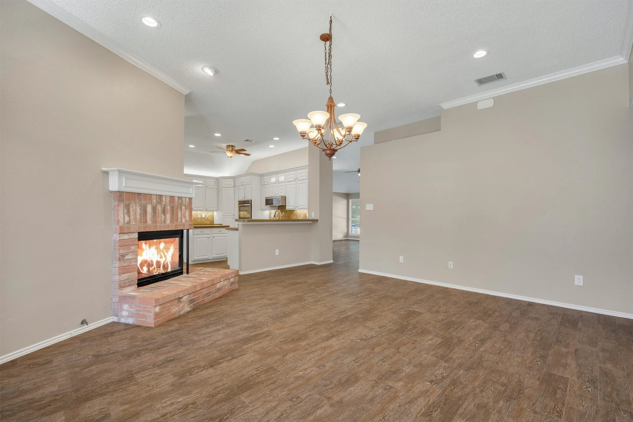 Single Family Residence For Sale in Collin County , 12 Harper Drive, Allen, Texas 75002, 4 Bedroom, 2 Bathroom, 2 Garage spaces, 2,029 Sqft, built in 1992, mls#21376881, Real Estate Agent in Allen, Homes For Sale in Collin county, Homes For Sale in Allen, Realtor in Allen Texas, Real Estate Brokerage Independent Realty Texas, Luminita Cordes Realtor