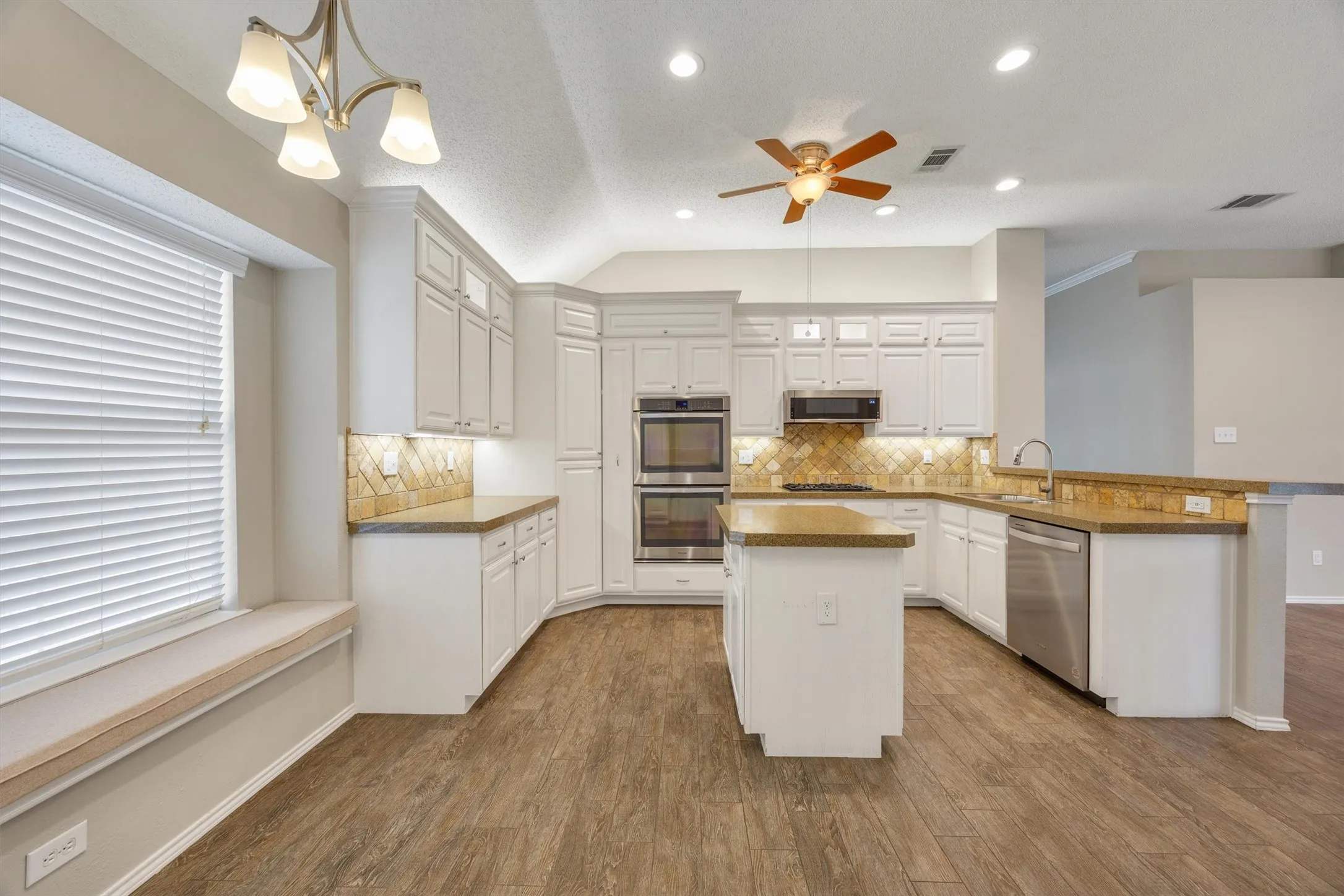 Single Family Residence For Sale in Collin County , 12 Harper Drive, Allen, Texas 75002, 4 Bedroom, 2 Bathroom, 2 Garage spaces, 2,029 Sqft, built in 1992, mls#21376881, Real Estate Agent in Allen, Homes For Sale in Collin county, Homes For Sale in Allen, Realtor in Allen Texas, Real Estate Brokerage Independent Realty Texas, Luminita Cordes Realtor