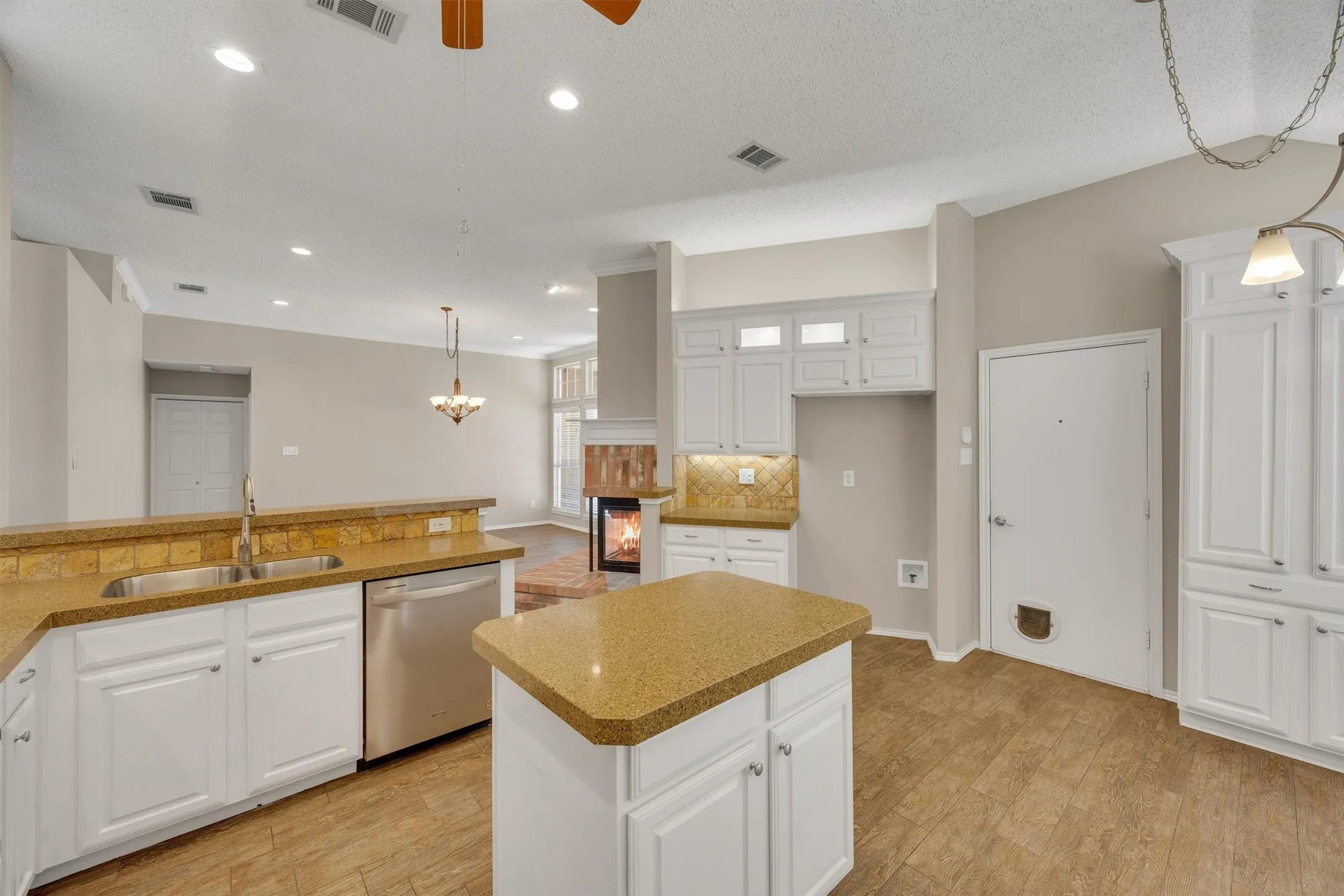 Single Family Residence For Sale in Collin County , 12 Harper Drive, Allen, Texas 75002, 4 Bedroom, 2 Bathroom, 2 Garage spaces, 2,029 Sqft, built in 1992, mls#21376881, Real Estate Agent in Allen, Homes For Sale in Collin county, Homes For Sale in Allen, Realtor in Allen Texas, Real Estate Brokerage Independent Realty Texas, Luminita Cordes Realtor