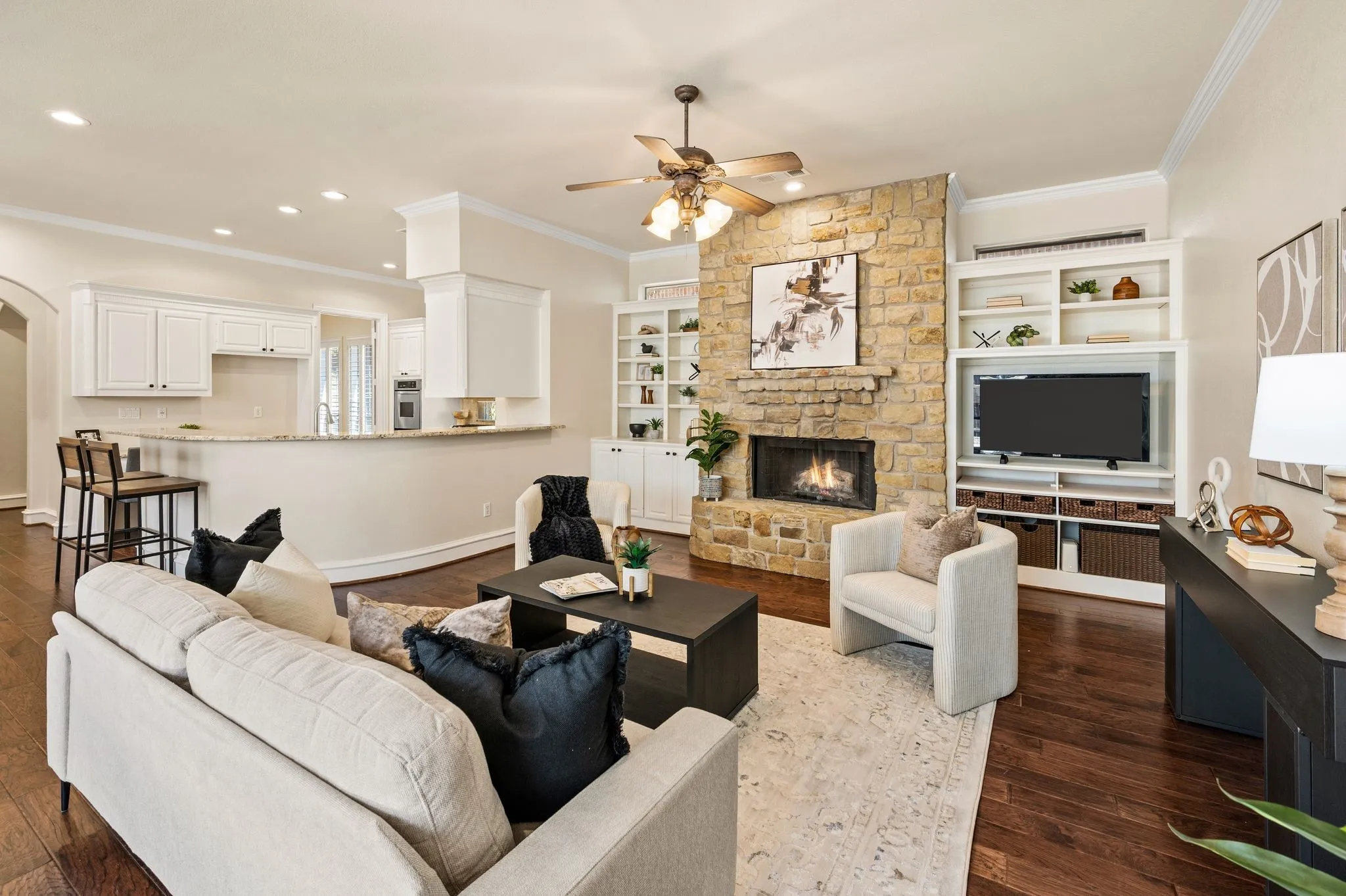 Single Family Residence For Sale in Tarrant County , 18 Jamie Court, Trophy Club, Texas 76262, 3 Bedroom, 3 Bathroom, 2 Garage spaces, 3,221 Sqft, built in 1998, mls#21367820, Real Estate Agent in Trophy Club, Homes For Sale in Tarrant county, Homes For Sale in Trophy Club, Realtor in Trophy Club Texas, Real Estate Brokerage Independent Realty Texas, Luminita Cordes Realtor