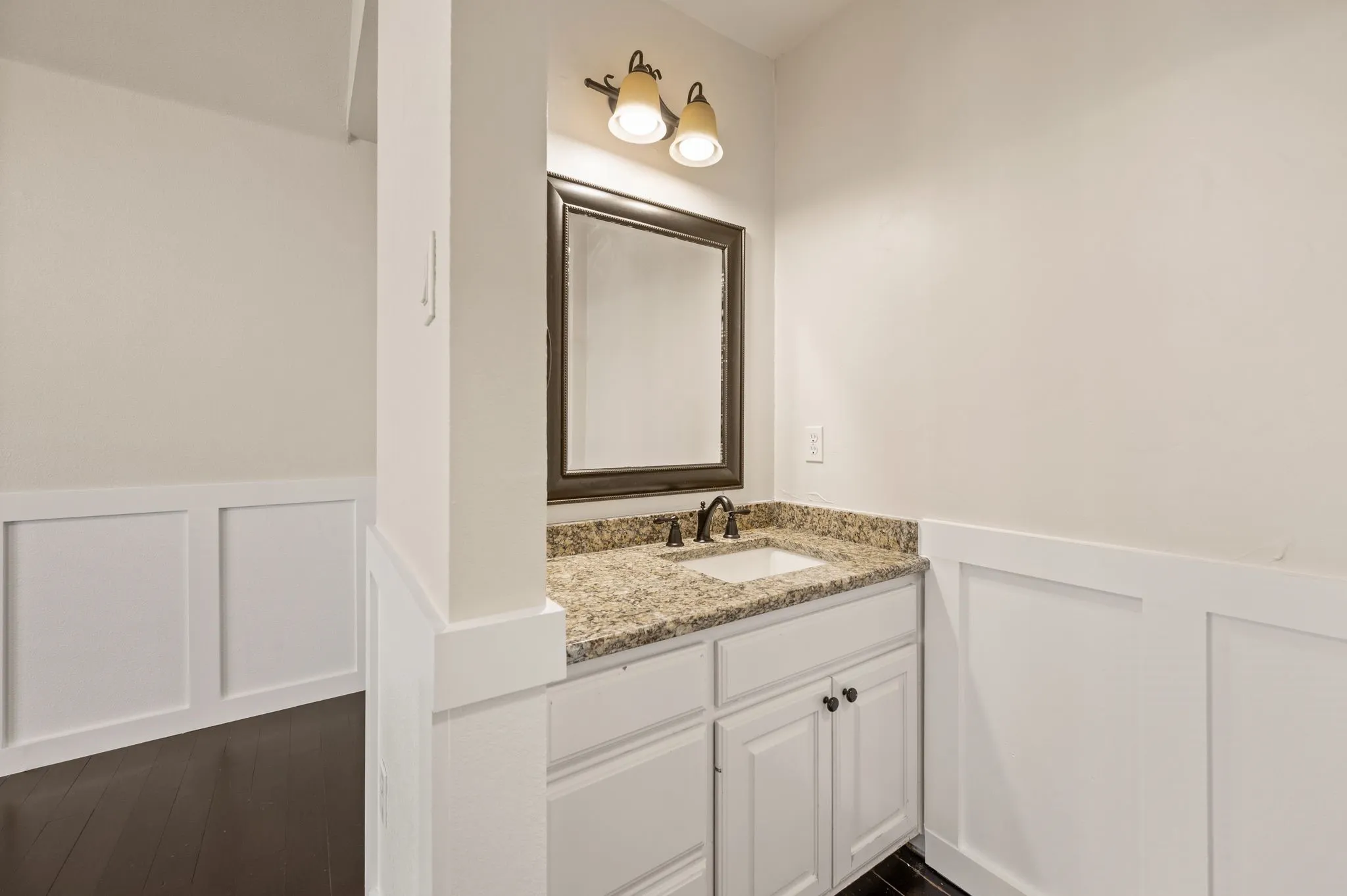 Single Family Residence For Sale in Tarrant County , 18 Jamie Court, Trophy Club, Texas 76262, 3 Bedroom, 3 Bathroom, 2 Garage spaces, 3,221 Sqft, built in 1998, mls#21367820, Real Estate Agent in Trophy Club, Homes For Sale in Tarrant county, Homes For Sale in Trophy Club, Realtor in Trophy Club Texas, Real Estate Brokerage Independent Realty Texas, Luminita Cordes Realtor