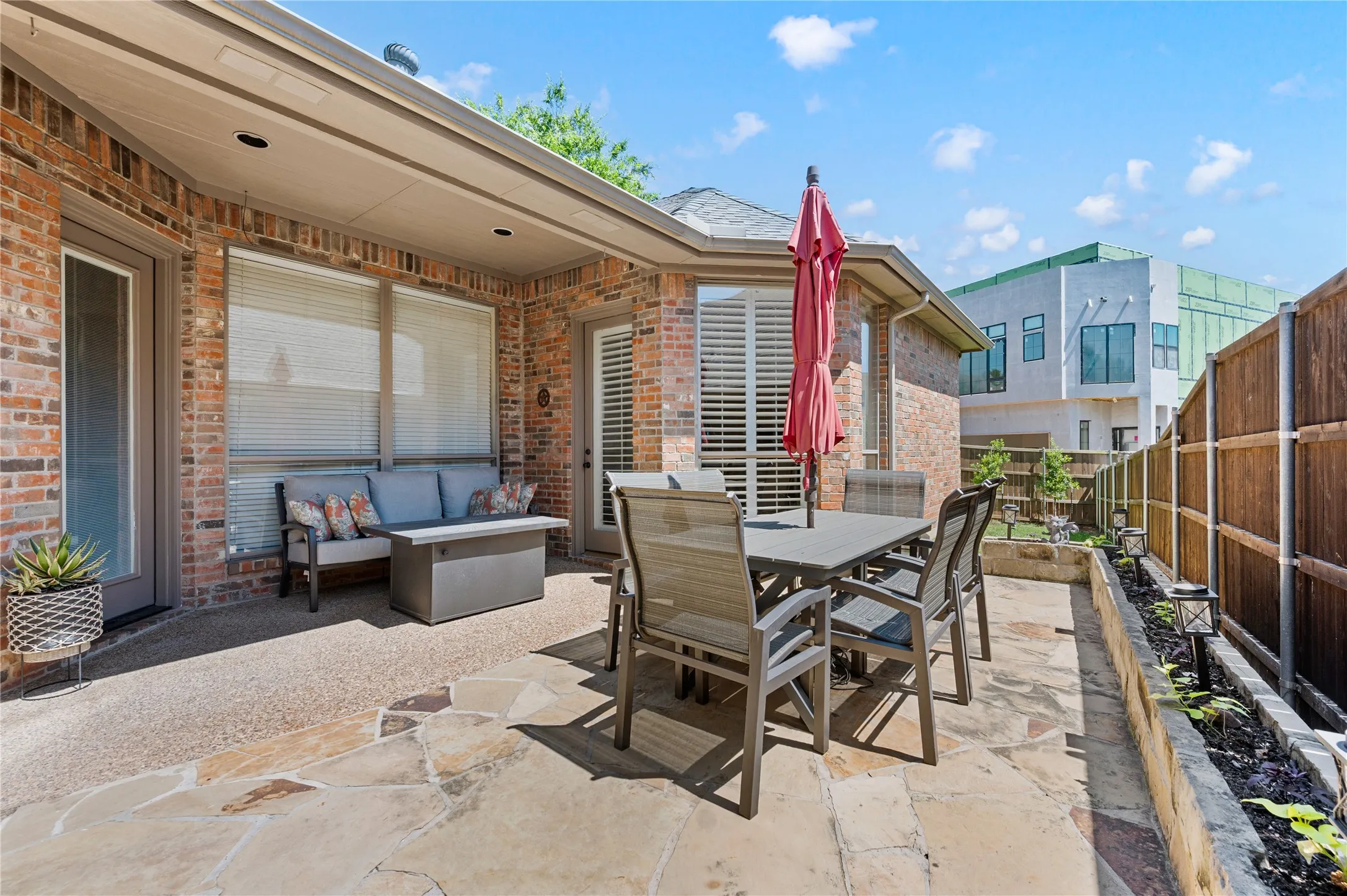 Single Family Residence For Sale in Tarrant County , 18 Jamie Court, Trophy Club, Texas 76262, 3 Bedroom, 3 Bathroom, 2 Garage spaces, 3,221 Sqft, built in 1998, mls#21367820, Real Estate Agent in Trophy Club, Homes For Sale in Tarrant county, Homes For Sale in Trophy Club, Realtor in Trophy Club Texas, Real Estate Brokerage Independent Realty Texas, Luminita Cordes Realtor