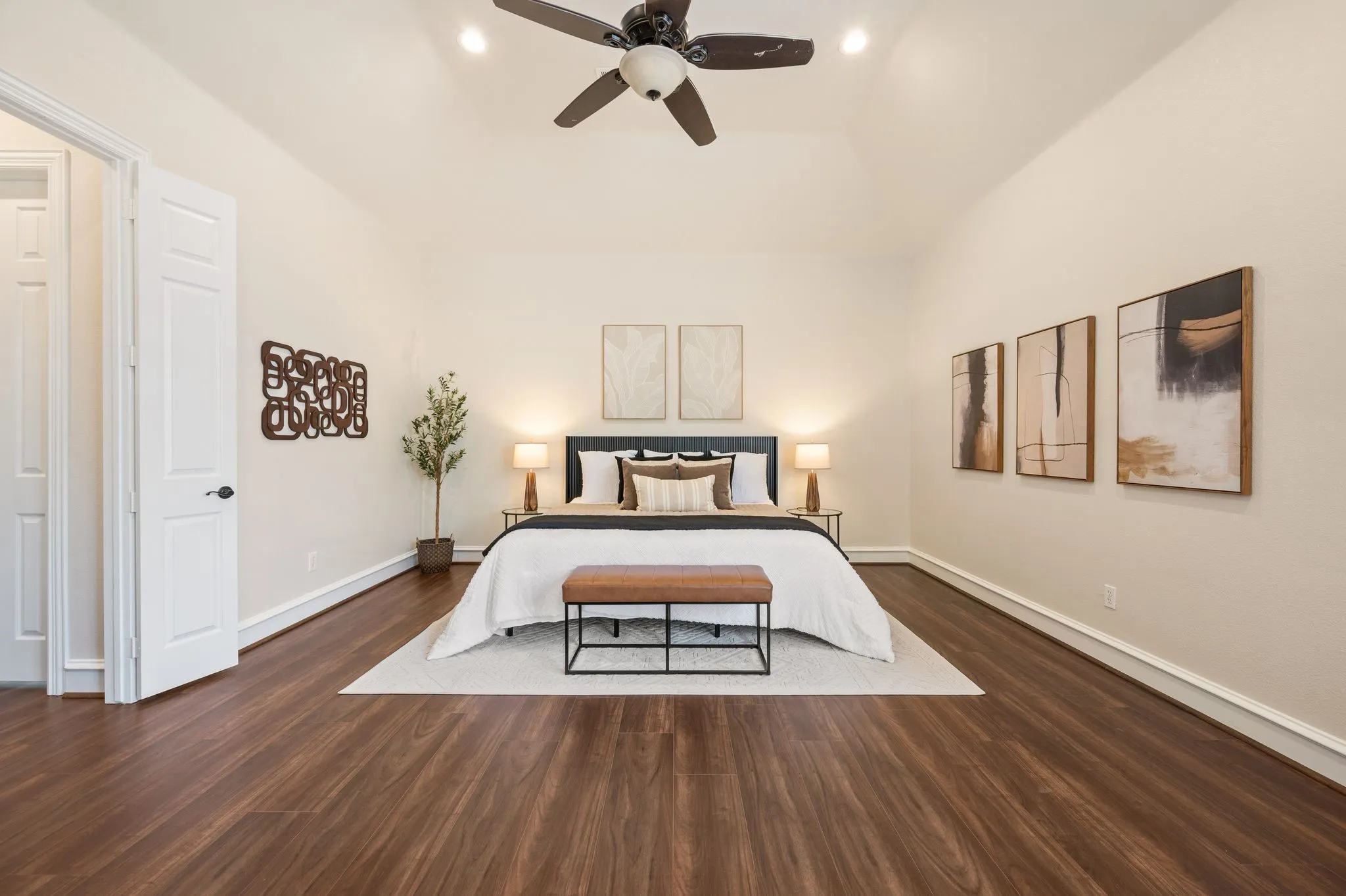 Single Family Residence For Sale in Tarrant County , 18 Jamie Court, Trophy Club, Texas 76262, 3 Bedroom, 3 Bathroom, 2 Garage spaces, 3,221 Sqft, built in 1998, mls#21367820, Real Estate Agent in Trophy Club, Homes For Sale in Tarrant county, Homes For Sale in Trophy Club, Realtor in Trophy Club Texas, Real Estate Brokerage Independent Realty Texas, Luminita Cordes Realtor
