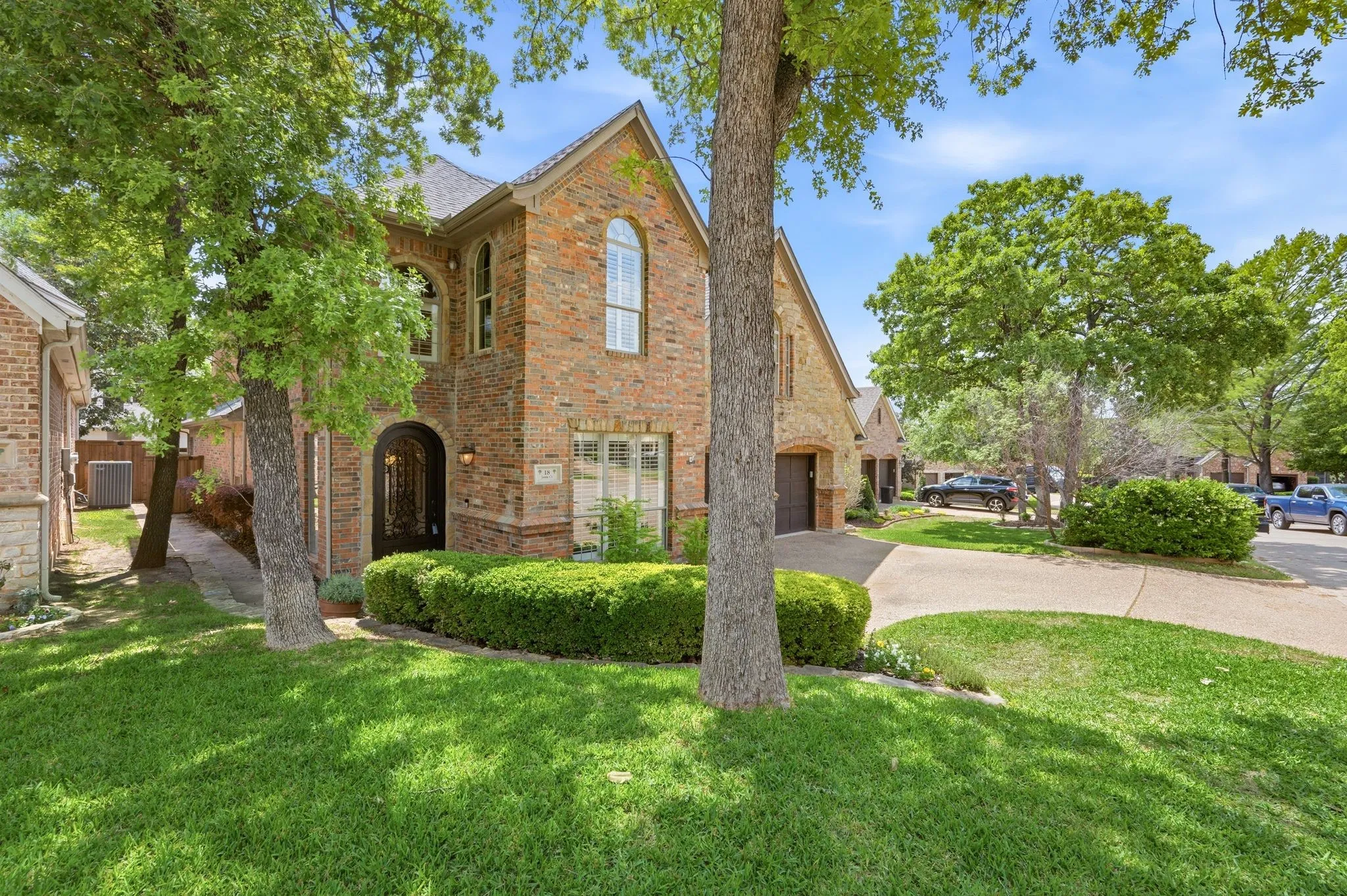 Single Family Residence For Sale in Tarrant County , 18 Jamie Court, Trophy Club, Texas 76262, 3 Bedroom, 3 Bathroom, 2 Garage spaces, 3,221 Sqft, built in 1998, mls#21367820, Real Estate Agent in Trophy Club, Homes For Sale in Tarrant county, Homes For Sale in Trophy Club, Realtor in Trophy Club Texas, Real Estate Brokerage Independent Realty Texas, Luminita Cordes Realtor