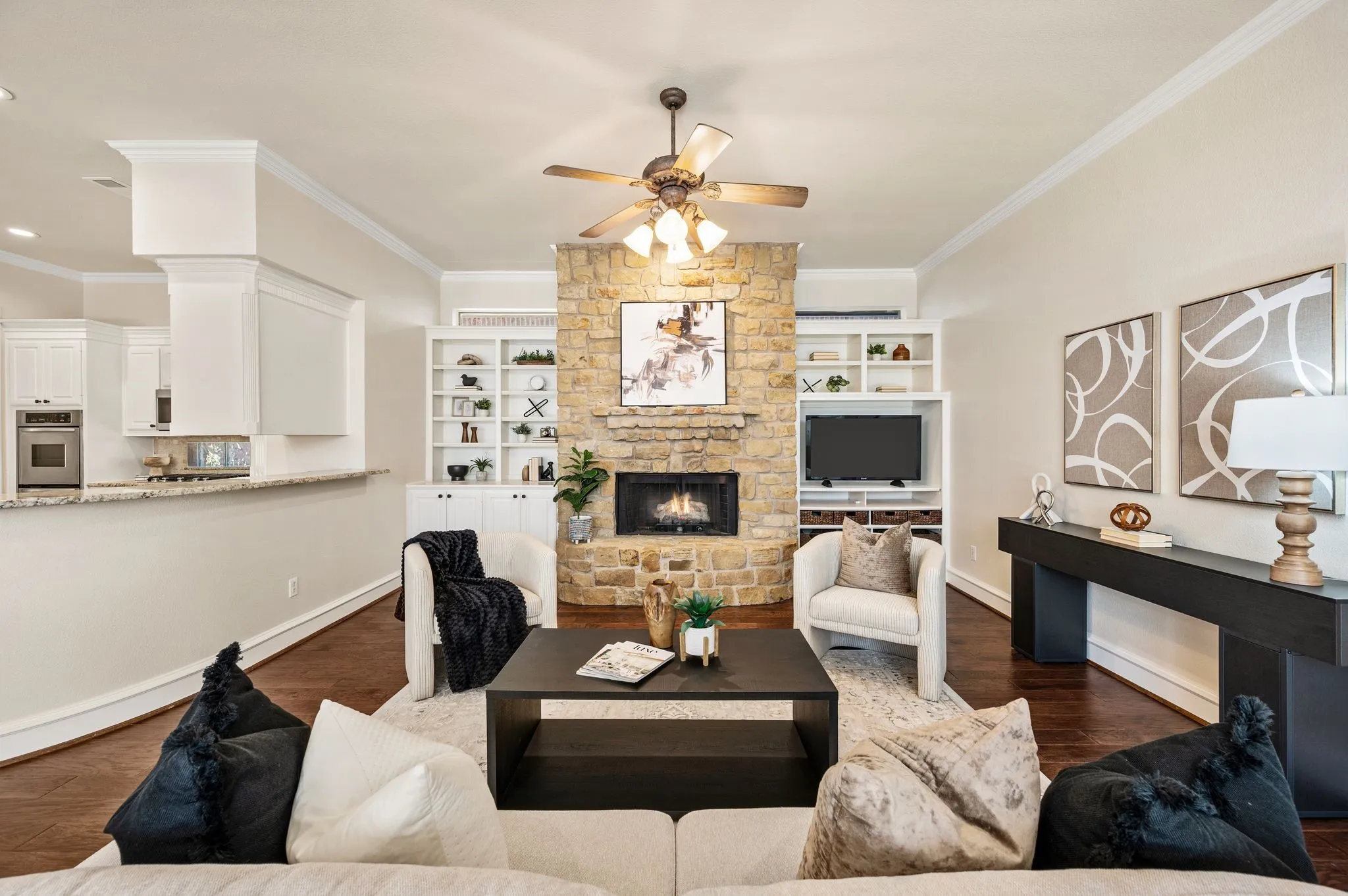 Single Family Residence For Sale in Tarrant County , 18 Jamie Court, Trophy Club, Texas 76262, 3 Bedroom, 3 Bathroom, 2 Garage spaces, 3,221 Sqft, built in 1998, mls#21367820, Real Estate Agent in Trophy Club, Homes For Sale in Tarrant county, Homes For Sale in Trophy Club, Realtor in Trophy Club Texas, Real Estate Brokerage Independent Realty Texas, Luminita Cordes Realtor