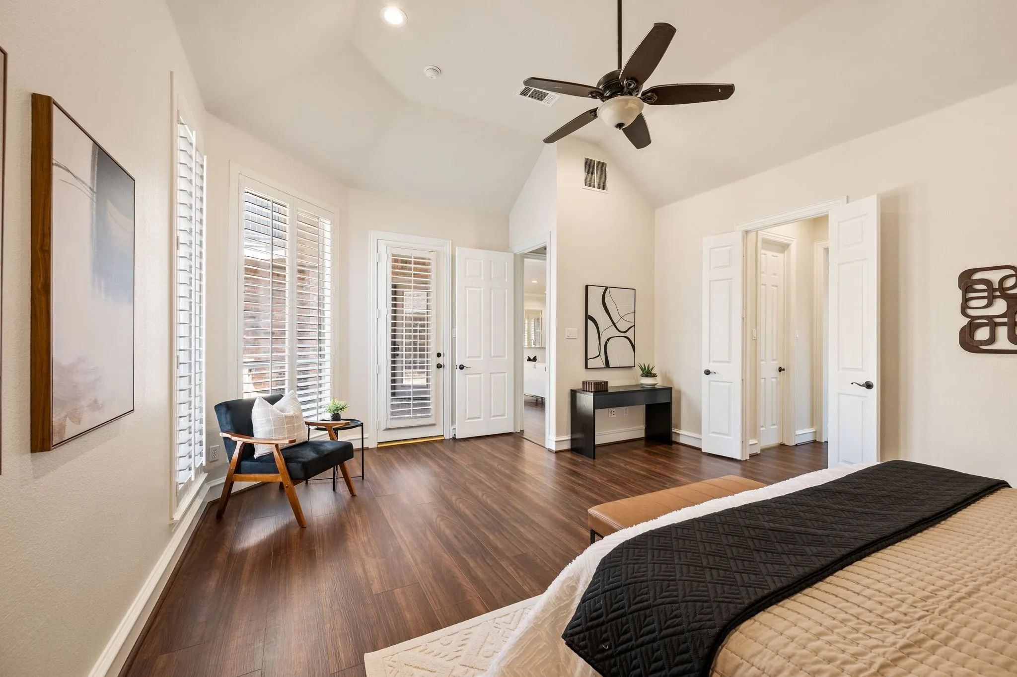 Single Family Residence For Sale in Tarrant County , 18 Jamie Court, Trophy Club, Texas 76262, 3 Bedroom, 3 Bathroom, 2 Garage spaces, 3,221 Sqft, built in 1998, mls#21367820, Real Estate Agent in Trophy Club, Homes For Sale in Tarrant county, Homes For Sale in Trophy Club, Realtor in Trophy Club Texas, Real Estate Brokerage Independent Realty Texas, Luminita Cordes Realtor