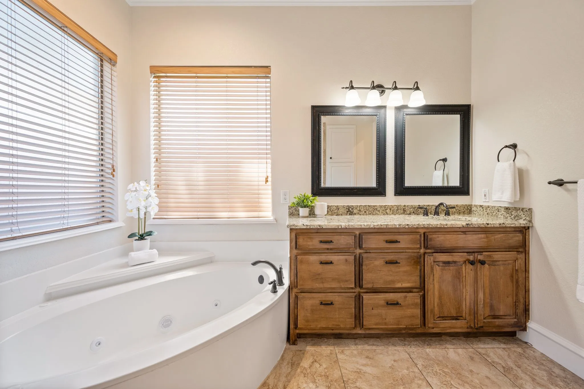 Single Family Residence For Sale in Tarrant County , 18 Jamie Court, Trophy Club, Texas 76262, 3 Bedroom, 3 Bathroom, 2 Garage spaces, 3,221 Sqft, built in 1998, mls#21367820, Real Estate Agent in Trophy Club, Homes For Sale in Tarrant county, Homes For Sale in Trophy Club, Realtor in Trophy Club Texas, Real Estate Brokerage Independent Realty Texas, Luminita Cordes Realtor