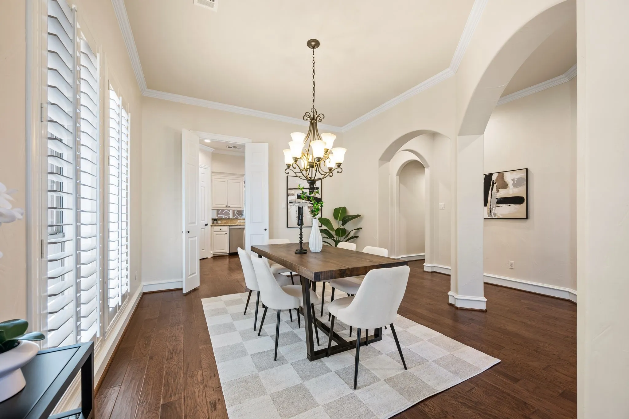 Single Family Residence For Sale in Tarrant County , 18 Jamie Court, Trophy Club, Texas 76262, 3 Bedroom, 3 Bathroom, 2 Garage spaces, 3,221 Sqft, built in 1998, mls#21367820, Real Estate Agent in Trophy Club, Homes For Sale in Tarrant county, Homes For Sale in Trophy Club, Realtor in Trophy Club Texas, Real Estate Brokerage Independent Realty Texas, Luminita Cordes Realtor