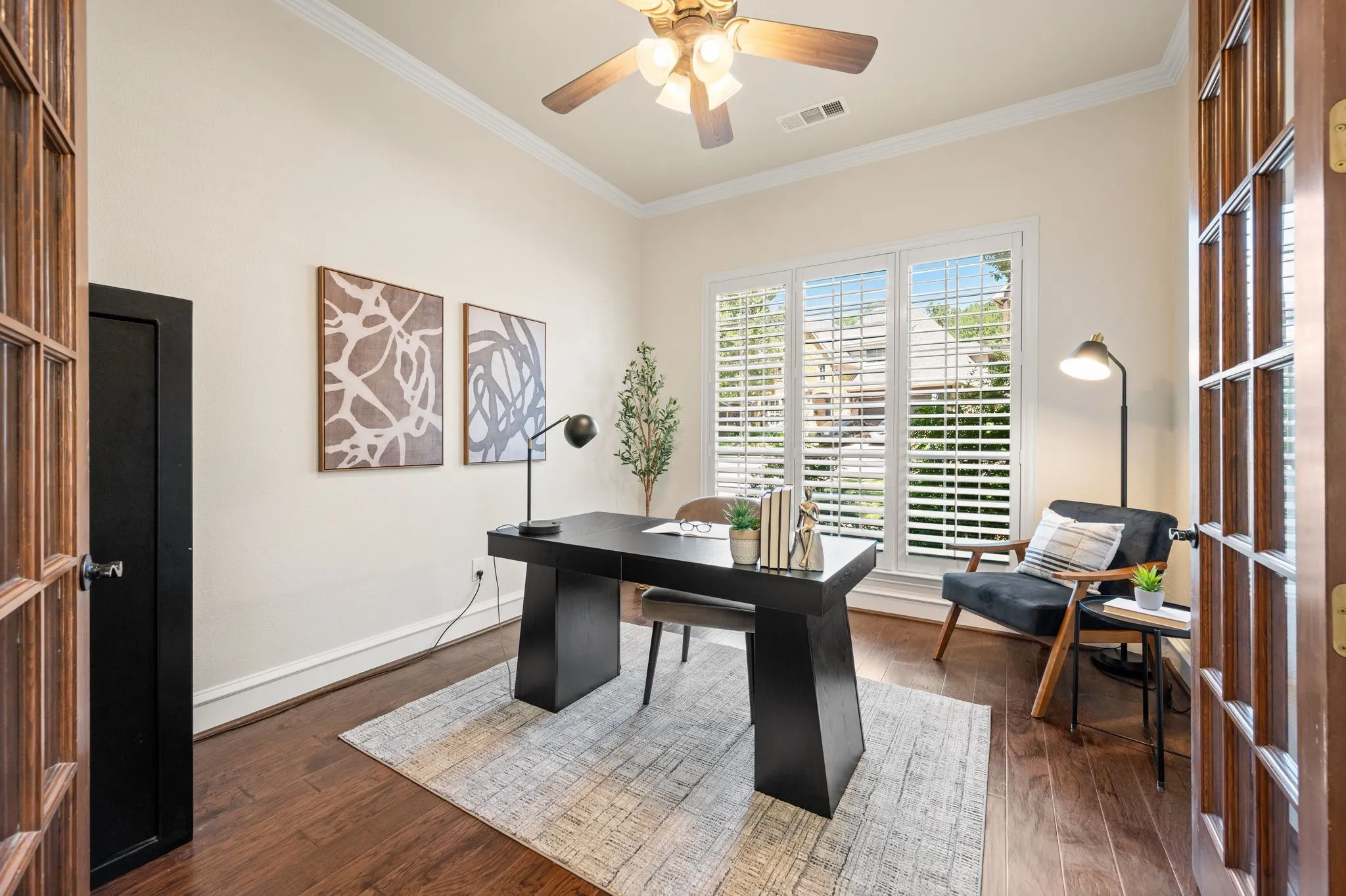 Single Family Residence For Sale in Tarrant County , 18 Jamie Court, Trophy Club, Texas 76262, 3 Bedroom, 3 Bathroom, 2 Garage spaces, 3,221 Sqft, built in 1998, mls#21367820, Real Estate Agent in Trophy Club, Homes For Sale in Tarrant county, Homes For Sale in Trophy Club, Realtor in Trophy Club Texas, Real Estate Brokerage Independent Realty Texas, Luminita Cordes Realtor