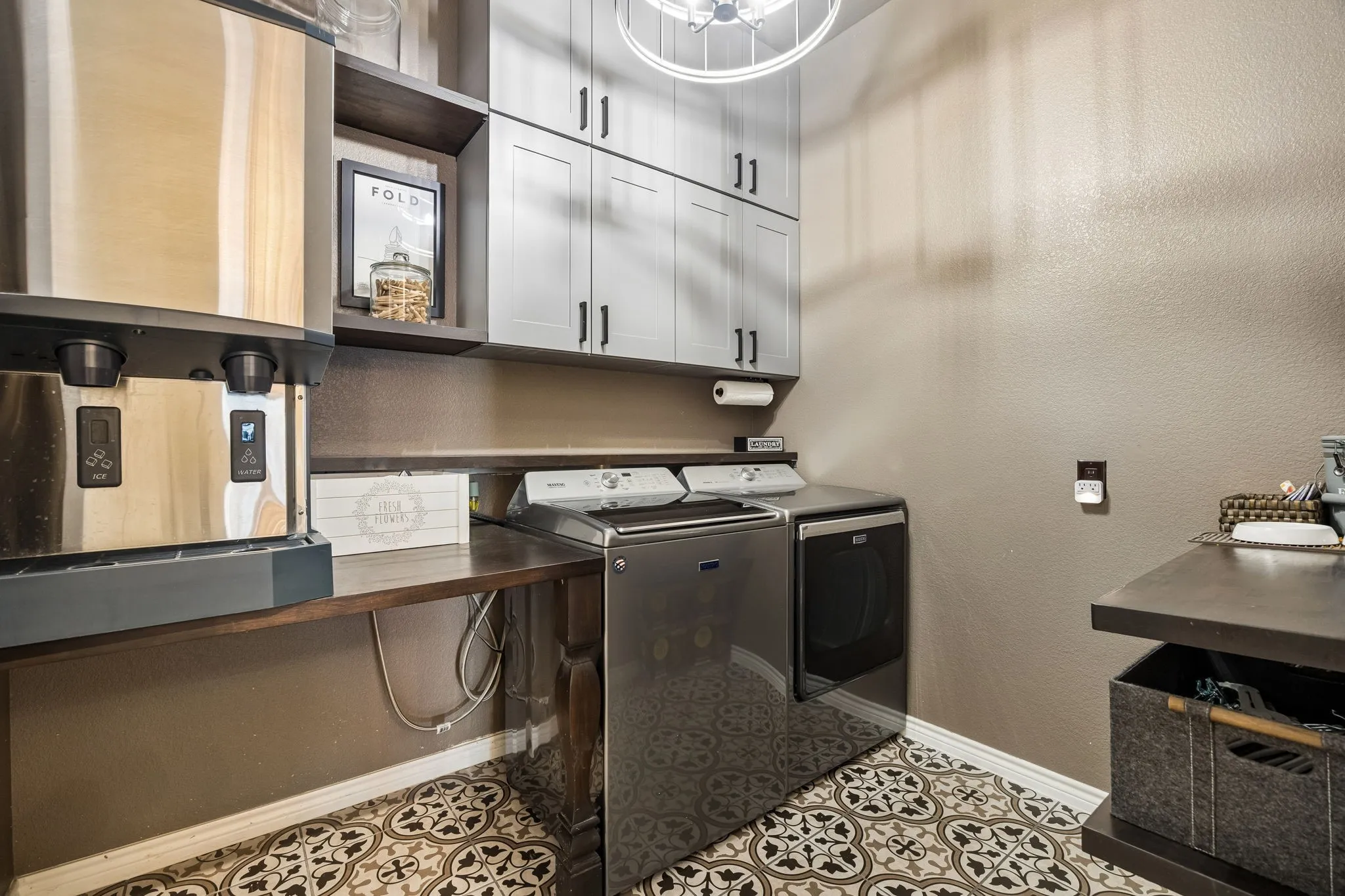 Single Family Residence For Sale in Denton County , 3016 Peekaboo Lane, Northlake, Texas 76247, 4 Bedroom, 3 Bathroom, 2 Garage spaces, 2,859 Sqft, built in 2020, mls#21376074, Real Estate Agent in Northlake, Homes For Sale in Denton county, Homes For Sale in Northlake, Realtor in Northlake Texas, Real Estate Brokerage Independent Realty Texas, Luminita Cordes Realtor