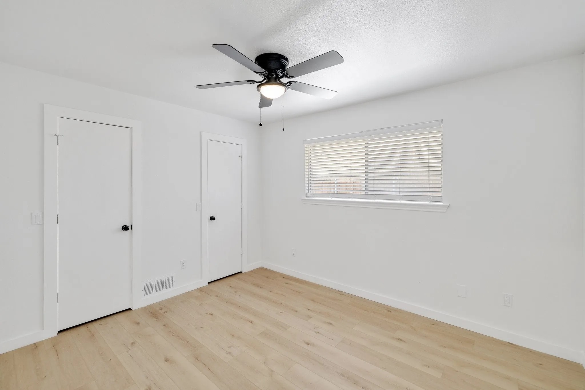 Duplex For Rent in Collin County , 3352 Lanarc Drive, Plano, Texas 75023, 3 Bedroom, 2 Bathroom, 2 Garage spaces, 1,440 Sqft, built in 1979, mls#21376711, Real Estate Agent in Plano, Homes For Rent in Collin county, Homes For Rent in Plano, Realtor in Plano Texas, Real Estate Brokerage Independent Realty Texas, Luminita Cordes Realtor