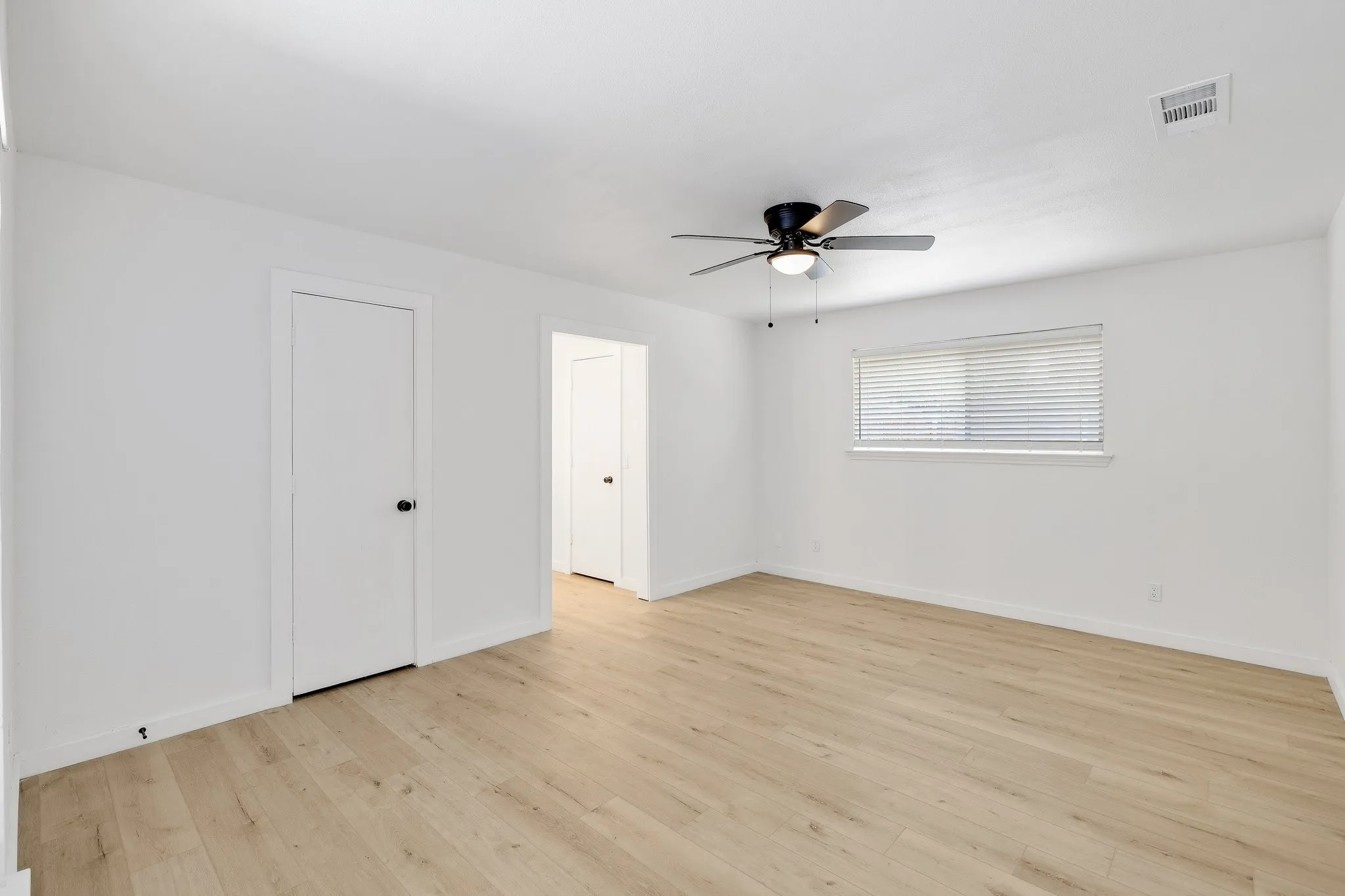 Duplex For Rent in Collin County , 3352 Lanarc Drive, Plano, Texas 75023, 3 Bedroom, 2 Bathroom, 2 Garage spaces, 1,440 Sqft, built in 1979, mls#21376711, Real Estate Agent in Plano, Homes For Rent in Collin county, Homes For Rent in Plano, Realtor in Plano Texas, Real Estate Brokerage Independent Realty Texas, Luminita Cordes Realtor