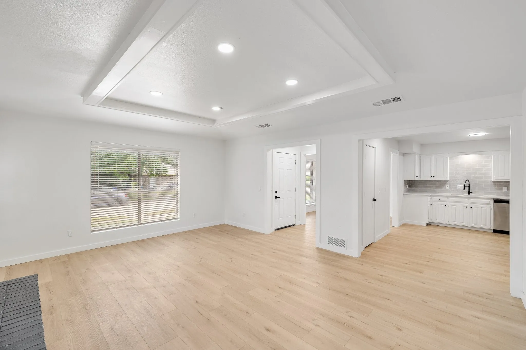 Duplex For Rent in Collin County , 3352 Lanarc Drive, Plano, Texas 75023, 3 Bedroom, 2 Bathroom, 2 Garage spaces, 1,440 Sqft, built in 1979, mls#21376711, Real Estate Agent in Plano, Homes For Rent in Collin county, Homes For Rent in Plano, Realtor in Plano Texas, Real Estate Brokerage Independent Realty Texas, Luminita Cordes Realtor