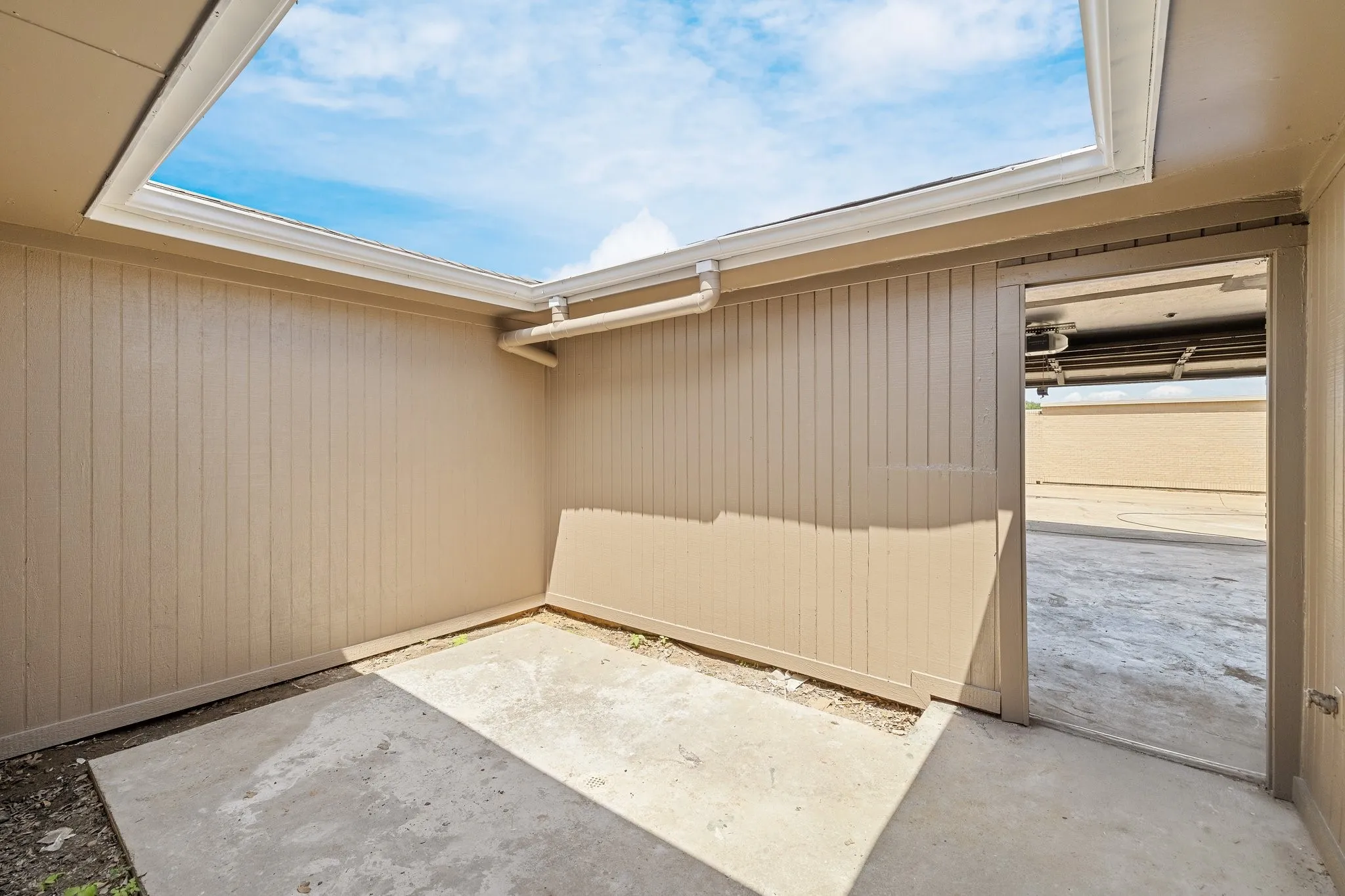 Duplex For Rent in Collin County , 3352 Lanarc Drive, Plano, Texas 75023, 3 Bedroom, 2 Bathroom, 2 Garage spaces, 1,440 Sqft, built in 1979, mls#21376711, Real Estate Agent in Plano, Homes For Rent in Collin county, Homes For Rent in Plano, Realtor in Plano Texas, Real Estate Brokerage Independent Realty Texas, Luminita Cordes Realtor