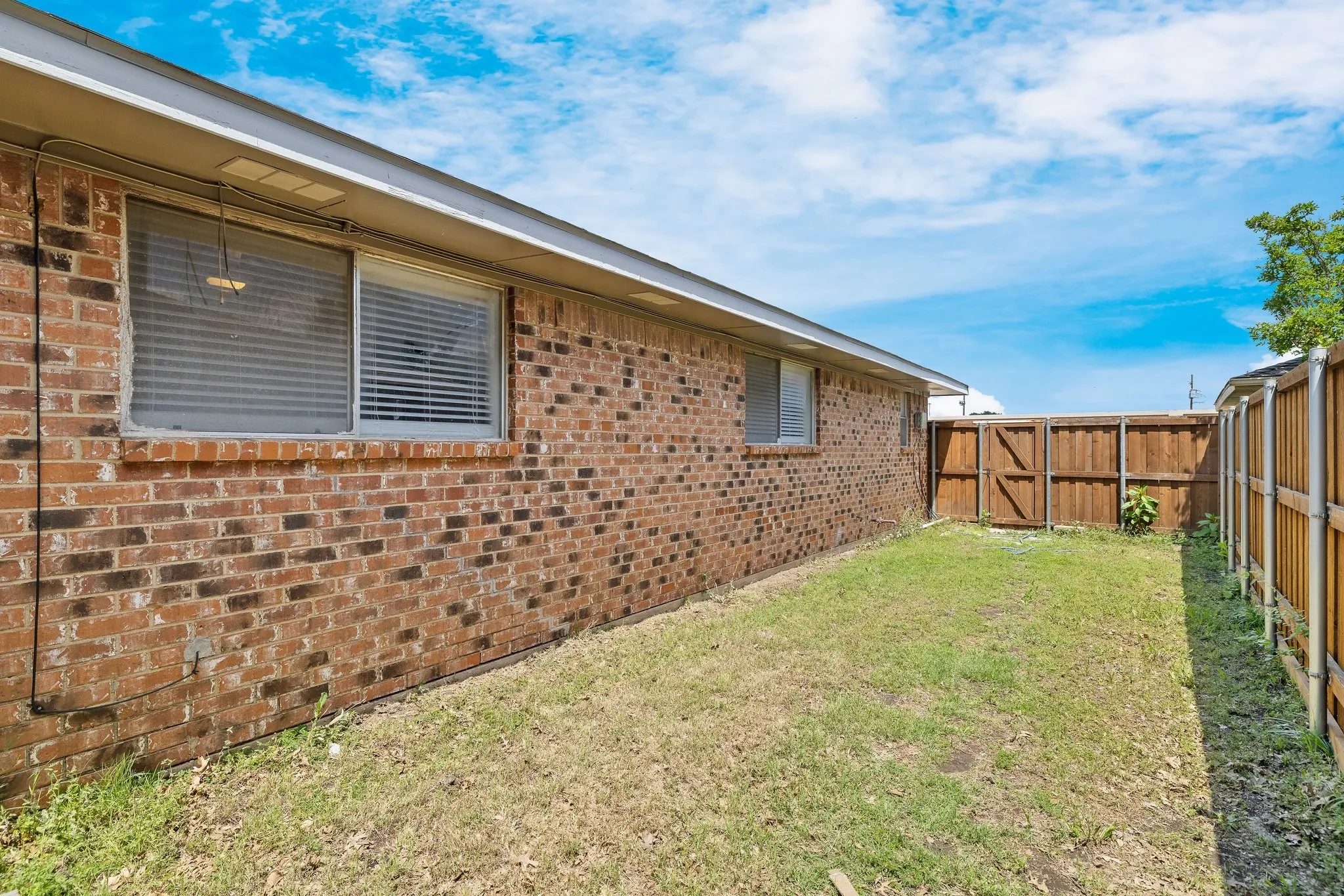 Duplex For Rent in Collin County , 3352 Lanarc Drive, Plano, Texas 75023, 3 Bedroom, 2 Bathroom, 2 Garage spaces, 1,440 Sqft, built in 1979, mls#21376711, Real Estate Agent in Plano, Homes For Rent in Collin county, Homes For Rent in Plano, Realtor in Plano Texas, Real Estate Brokerage Independent Realty Texas, Luminita Cordes Realtor