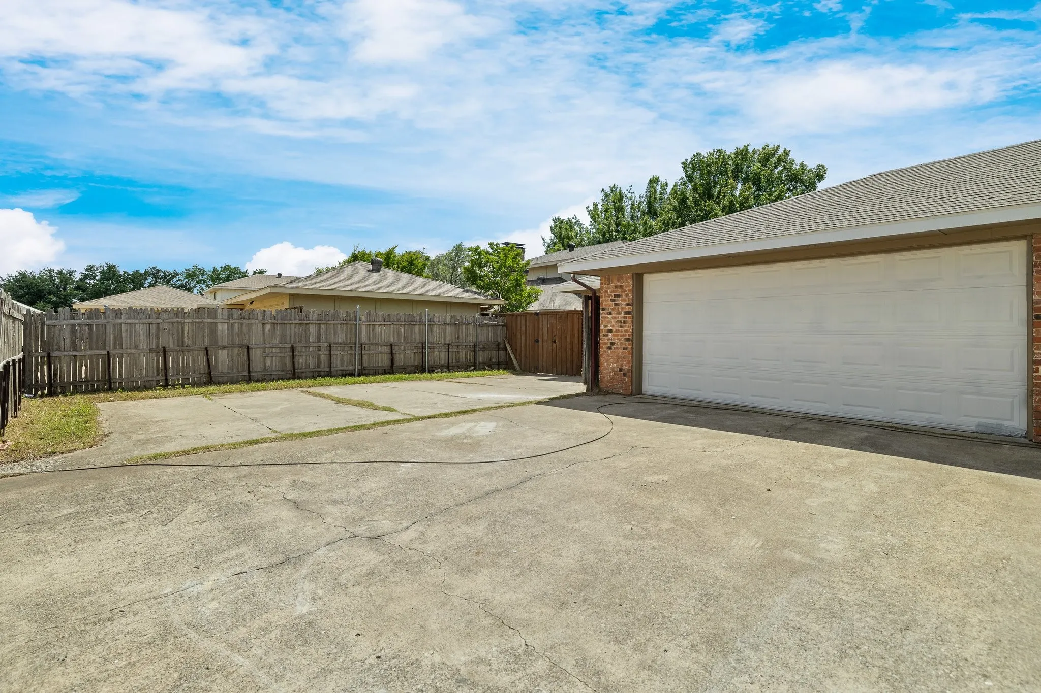 Duplex For Rent in Collin County , 3352 Lanarc Drive, Plano, Texas 75023, 3 Bedroom, 2 Bathroom, 2 Garage spaces, 1,440 Sqft, built in 1979, mls#21376711, Real Estate Agent in Plano, Homes For Rent in Collin county, Homes For Rent in Plano, Realtor in Plano Texas, Real Estate Brokerage Independent Realty Texas, Luminita Cordes Realtor