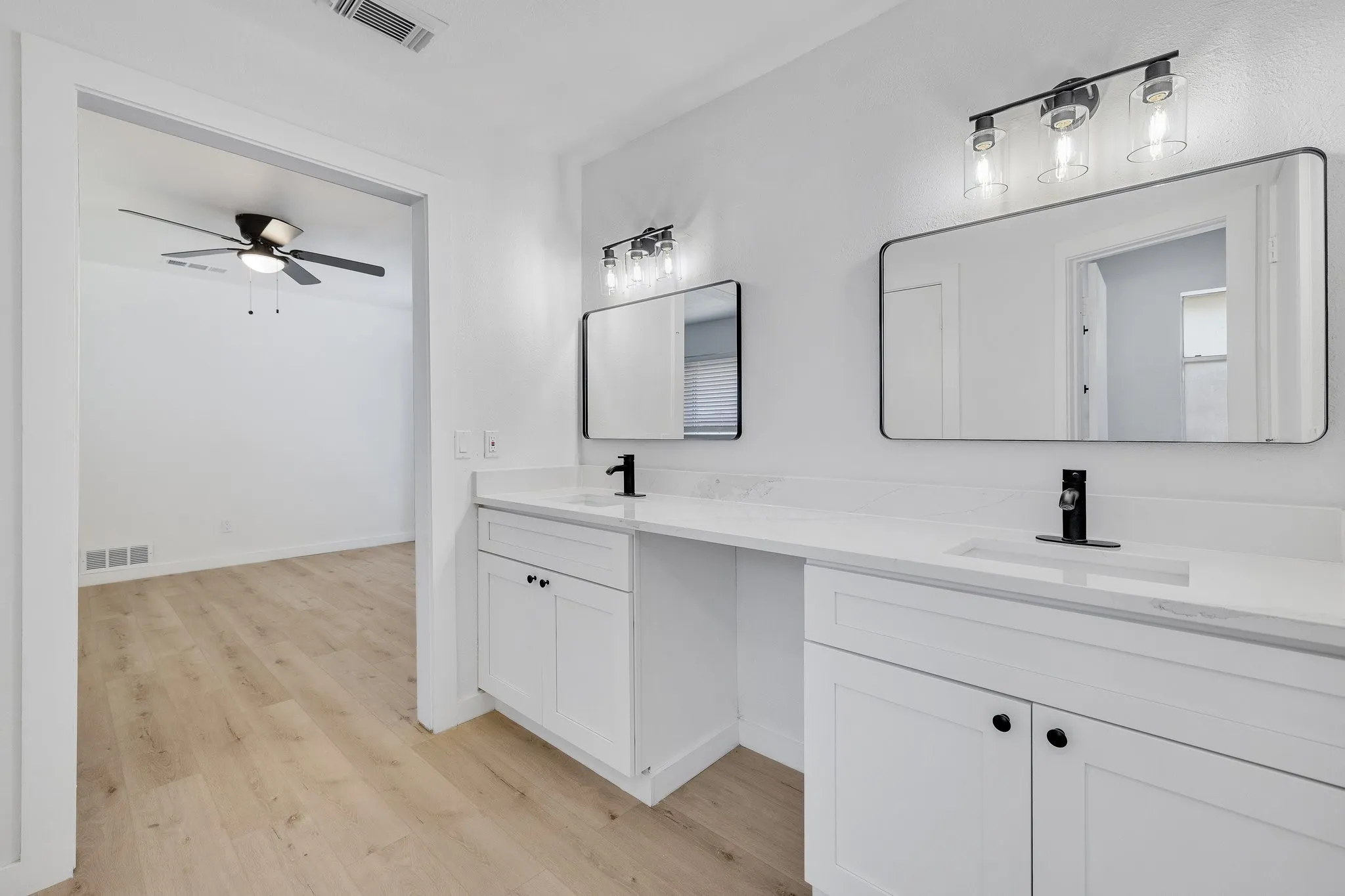 Duplex For Rent in Collin County , 3352 Lanarc Drive, Plano, Texas 75023, 3 Bedroom, 2 Bathroom, 2 Garage spaces, 1,440 Sqft, built in 1979, mls#21376711, Real Estate Agent in Plano, Homes For Rent in Collin county, Homes For Rent in Plano, Realtor in Plano Texas, Real Estate Brokerage Independent Realty Texas, Luminita Cordes Realtor