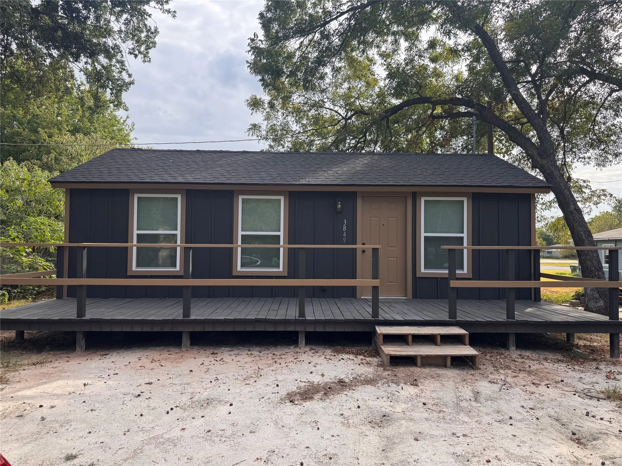 Single Family Residence For Rent in Hood County , 3849 Boquillas Circle, Granbury, Texas 76048, 1 Bedroom, 1 Bathroom, Garage spaces, 480 Sqft, built in 1978, mls#21377011, Real Estate Agent in Granbury, Homes For Rent in Hood county, Homes For Rent in Granbury, Realtor in Granbury Texas, Real Estate Brokerage Independent Realty Texas, Luminita Cordes Realtor