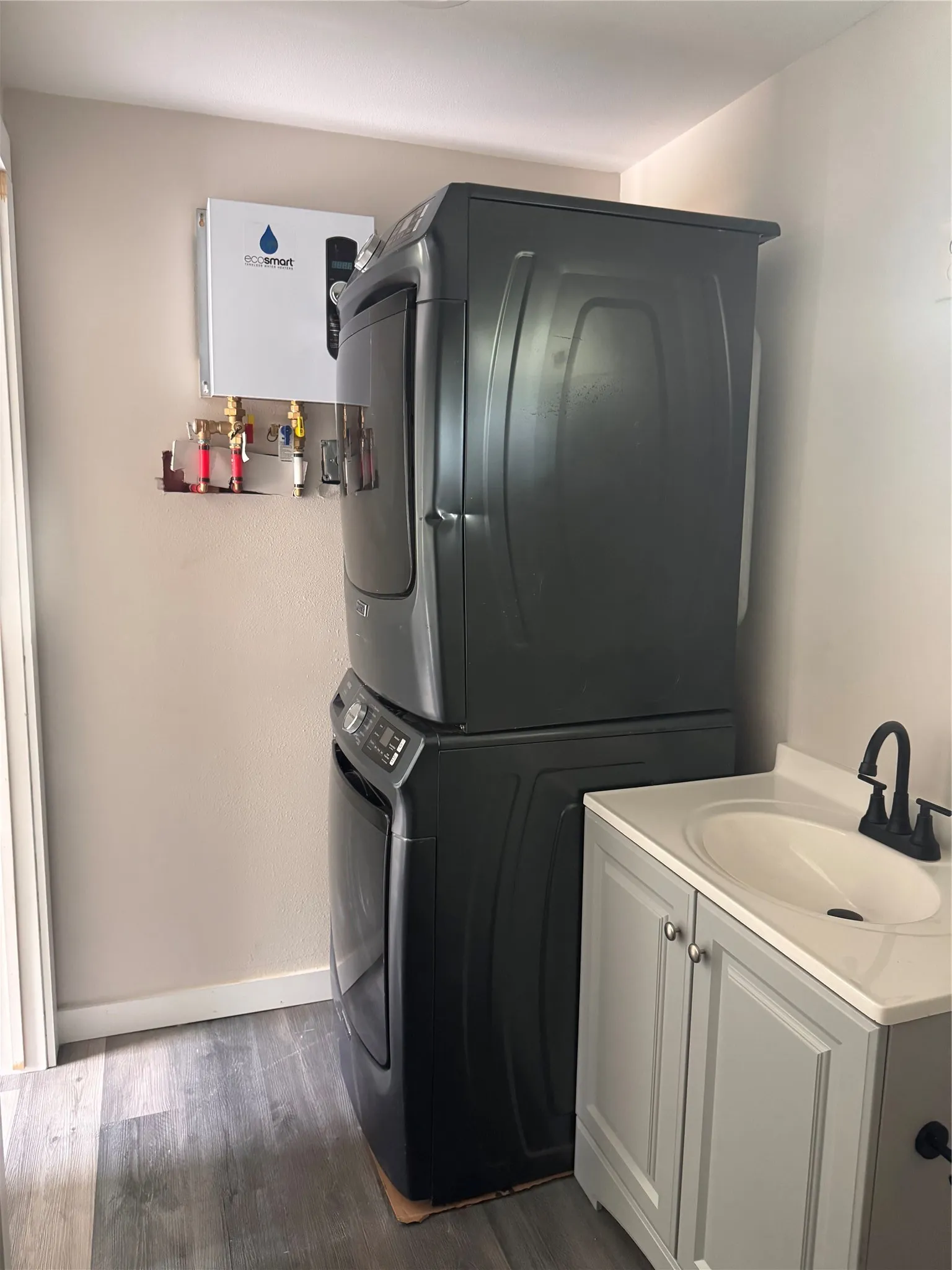 Single Family Residence For Rent in Hood County , 3849 Boquillas Circle, Granbury, Texas 76048, 1 Bedroom, 1 Bathroom, Garage spaces, 480 Sqft, built in 1978, mls#21377011, Real Estate Agent in Granbury, Homes For Rent in Hood county, Homes For Rent in Granbury, Realtor in Granbury Texas, Real Estate Brokerage Independent Realty Texas, Luminita Cordes Realtor