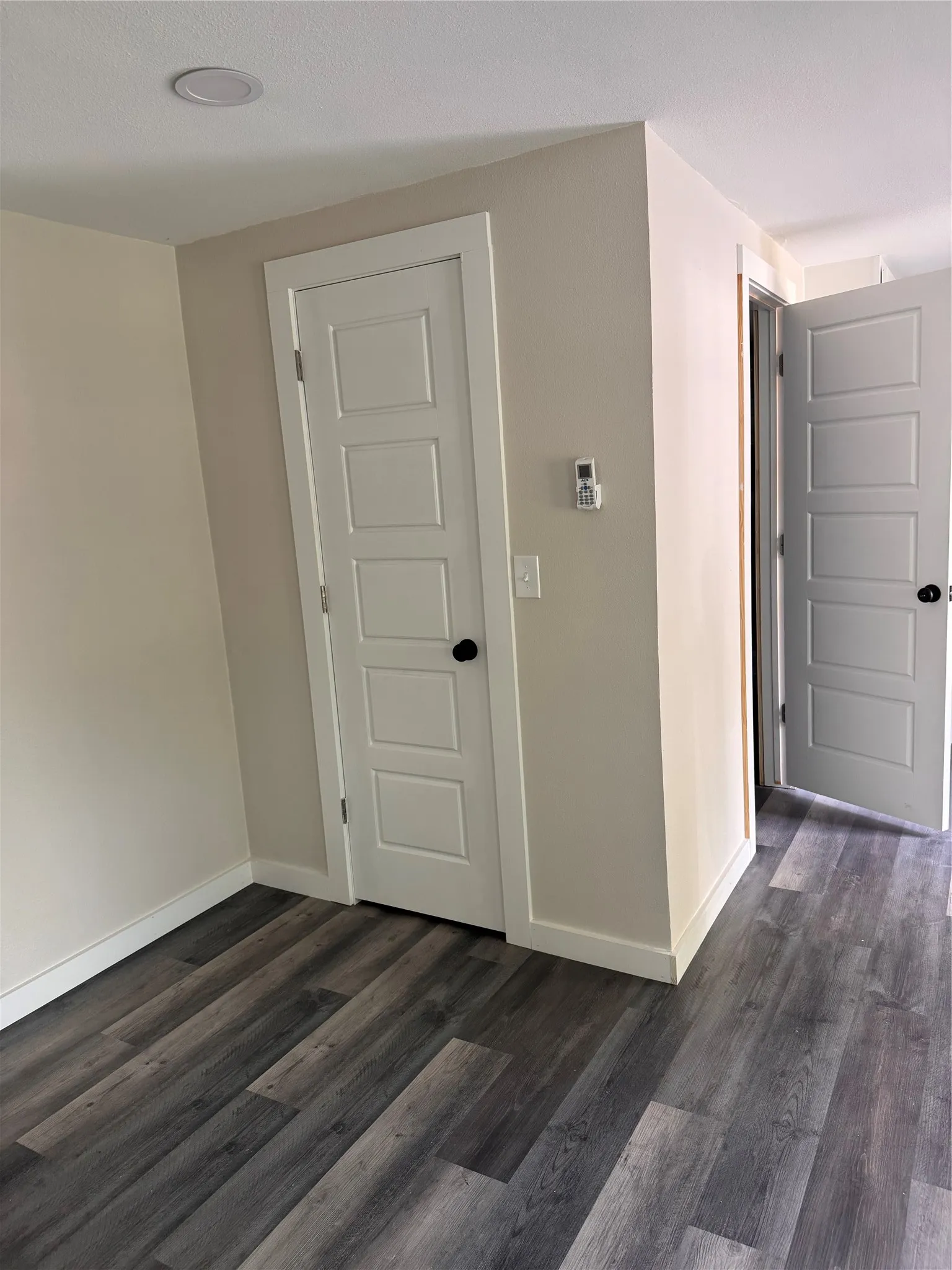 Single Family Residence For Rent in Hood County , 3849 Boquillas Circle, Granbury, Texas 76048, 1 Bedroom, 1 Bathroom, Garage spaces, 480 Sqft, built in 1978, mls#21377011, Real Estate Agent in Granbury, Homes For Rent in Hood county, Homes For Rent in Granbury, Realtor in Granbury Texas, Real Estate Brokerage Independent Realty Texas, Luminita Cordes Realtor