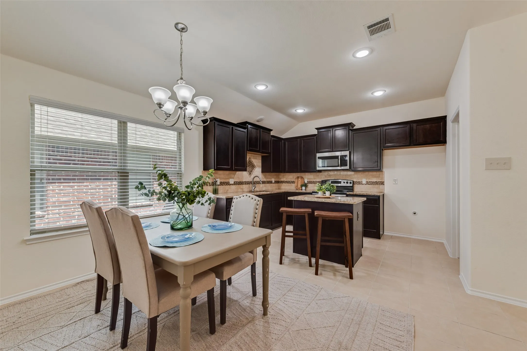 Single Family Residence For Sale in Collin County , 1217 Sage Drive, Princeton, Texas 75407, 3 Bedroom, 2 Bathroom, 2 Garage spaces, 1,476 Sqft, built in 2013, mls#21375379, Real Estate Agent in Princeton, Homes For Sale in Collin county, Homes For Sale in Princeton, Realtor in Princeton Texas, Real Estate Brokerage Independent Realty Texas, Luminita Cordes Realtor