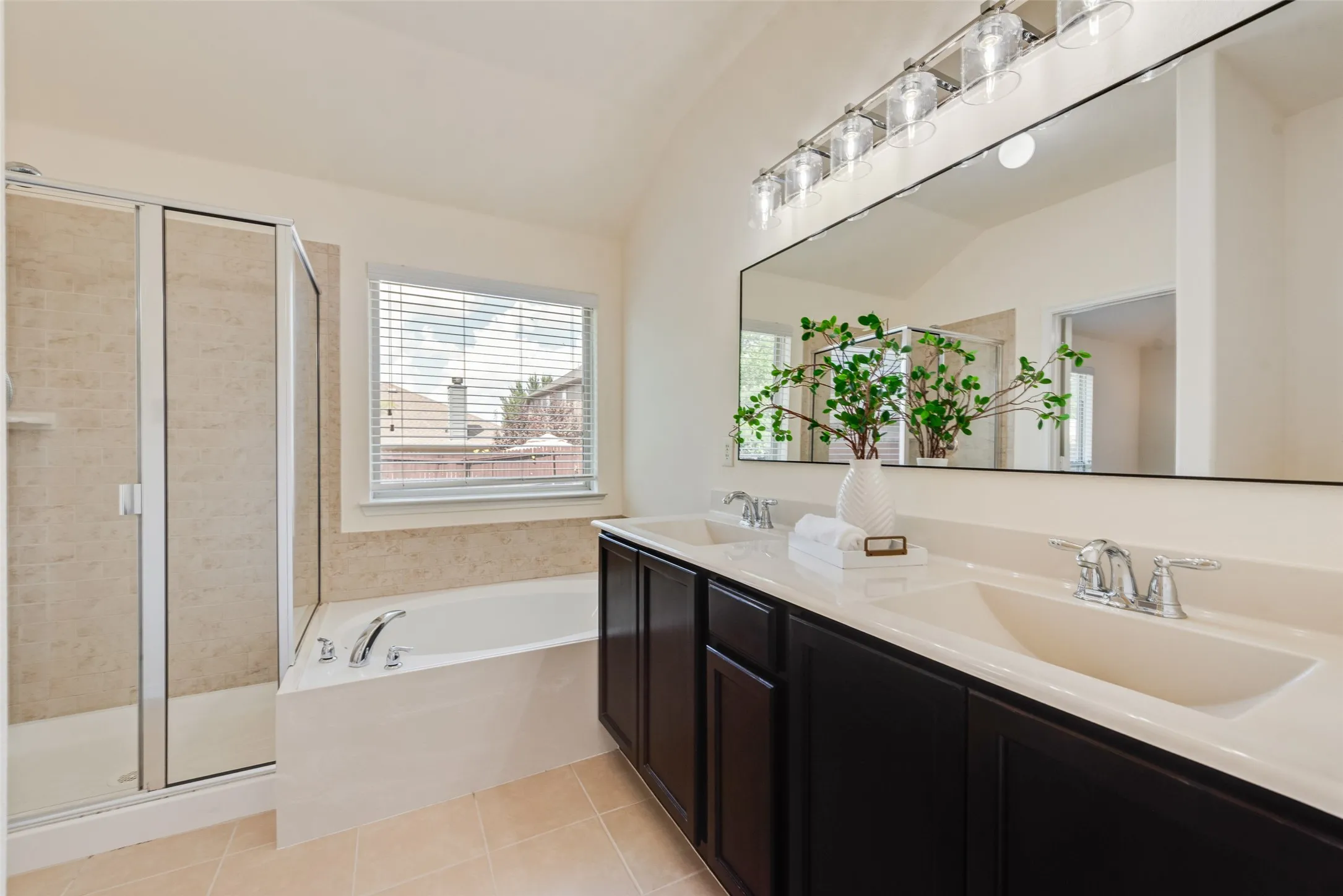 Single Family Residence For Sale in Collin County , 1217 Sage Drive, Princeton, Texas 75407, 3 Bedroom, 2 Bathroom, 2 Garage spaces, 1,476 Sqft, built in 2013, mls#21375379, Real Estate Agent in Princeton, Homes For Sale in Collin county, Homes For Sale in Princeton, Realtor in Princeton Texas, Real Estate Brokerage Independent Realty Texas, Luminita Cordes Realtor