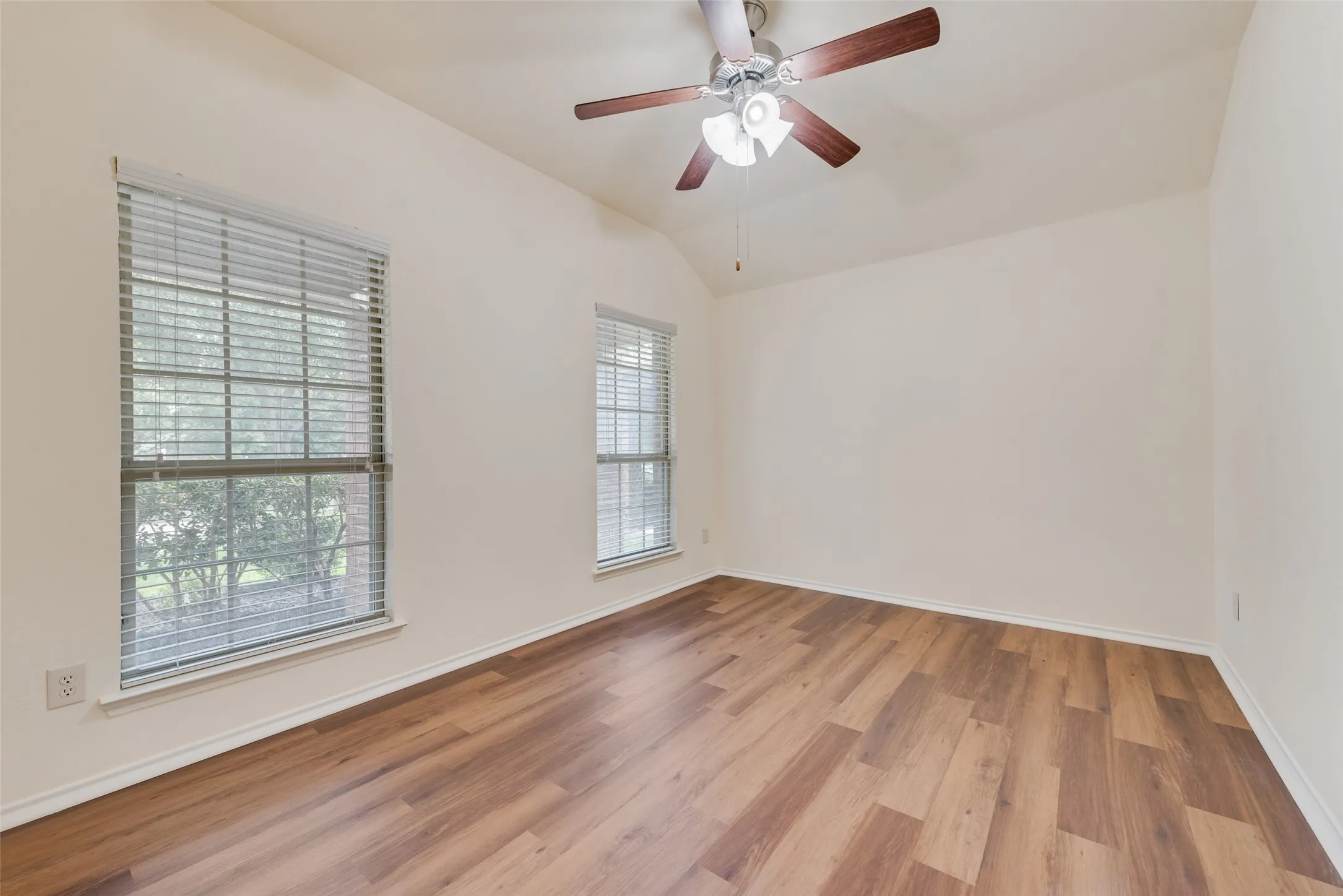 Single Family Residence For Sale in Collin County , 1217 Sage Drive, Princeton, Texas 75407, 3 Bedroom, 2 Bathroom, 2 Garage spaces, 1,476 Sqft, built in 2013, mls#21375379, Real Estate Agent in Princeton, Homes For Sale in Collin county, Homes For Sale in Princeton, Realtor in Princeton Texas, Real Estate Brokerage Independent Realty Texas, Luminita Cordes Realtor