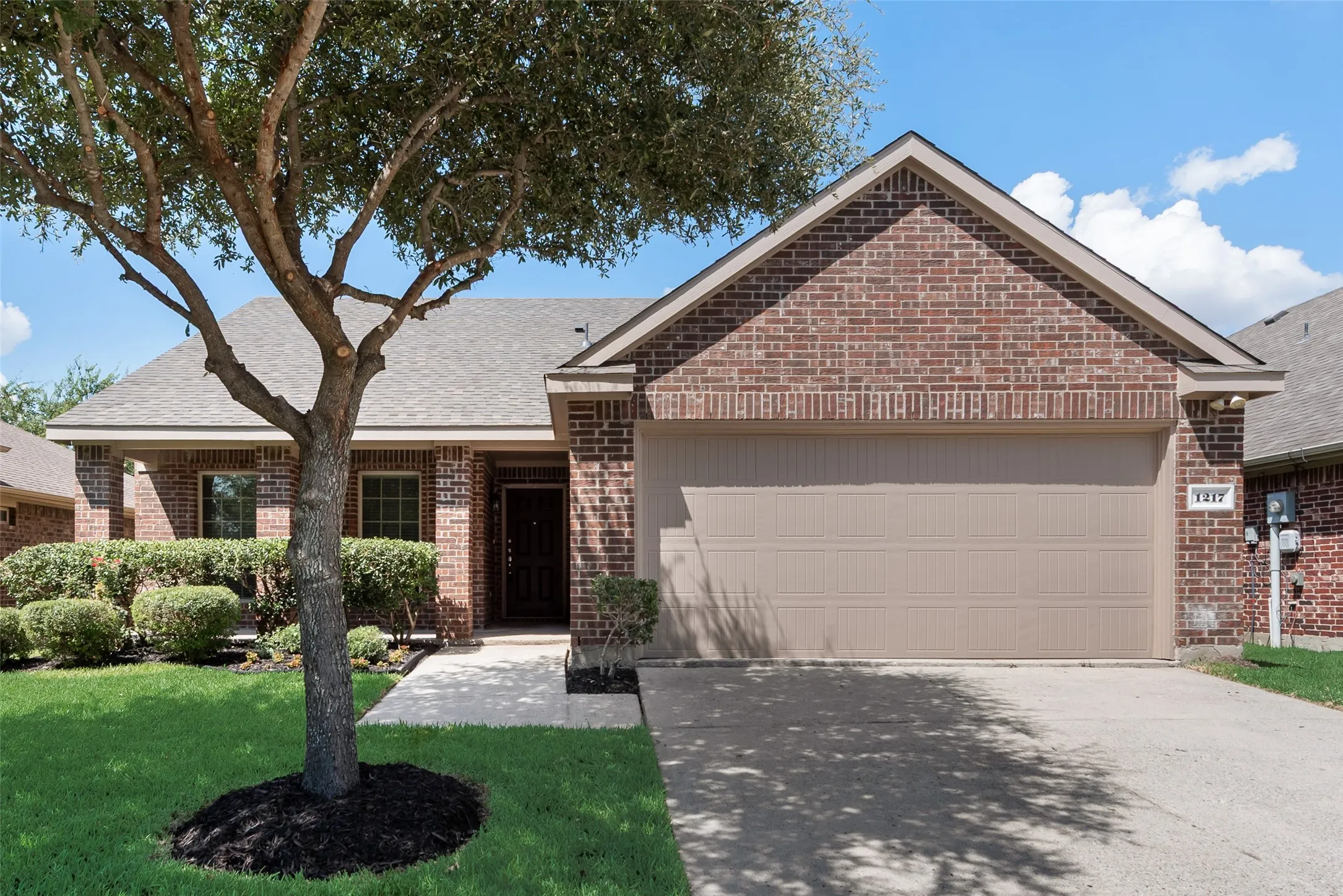 Single Family Residence For Sale in Collin County , 1217 Sage Drive, Princeton, Texas 75407, 3 Bedroom, 2 Bathroom, 2 Garage spaces, 1,476 Sqft, built in 2013, mls#21375379, Real Estate Agent in Princeton, Homes For Sale in Collin county, Homes For Sale in Princeton, Realtor in Princeton Texas, Real Estate Brokerage Independent Realty Texas, Luminita Cordes Realtor