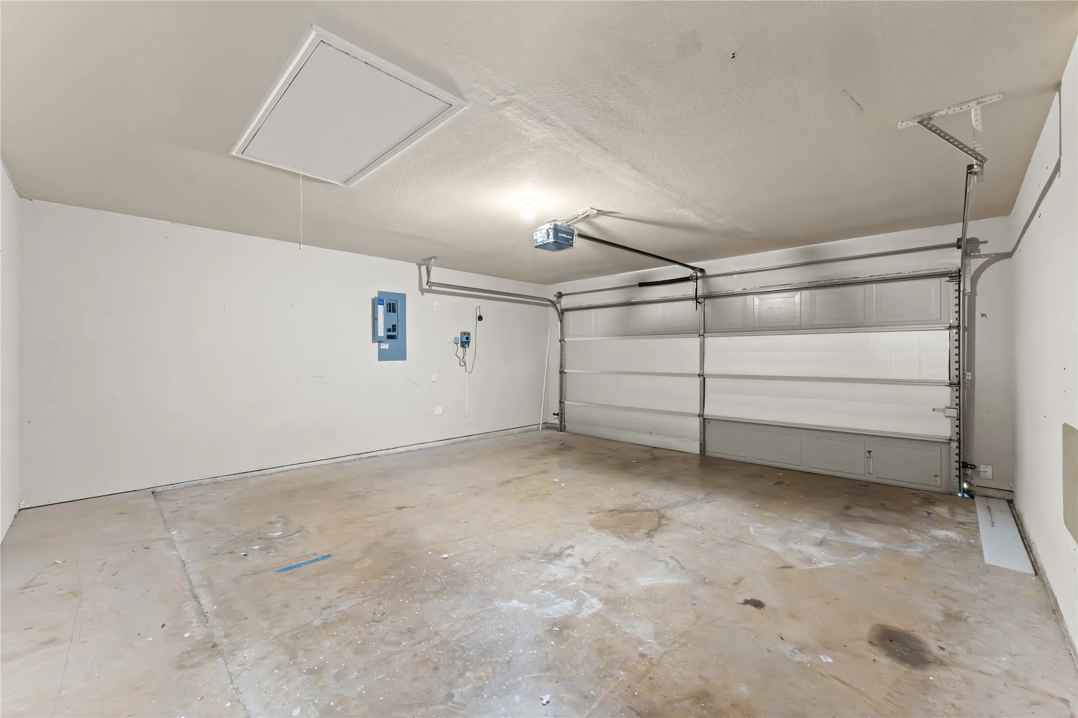 Single Family Residence For Rent in Denton County , 1218 Chattahoochee Drive, Savannah, Texas 76227, 3 Bedroom, 2 Bathroom, 2 Garage spaces, 1,574 Sqft, built in 2009, mls#21364171, Real Estate Agent in Savannah, Homes For Rent in Denton county, Homes For Rent in Savannah, Realtor in Savannah Texas, Real Estate Brokerage Independent Realty Texas, Luminita Cordes Realtor