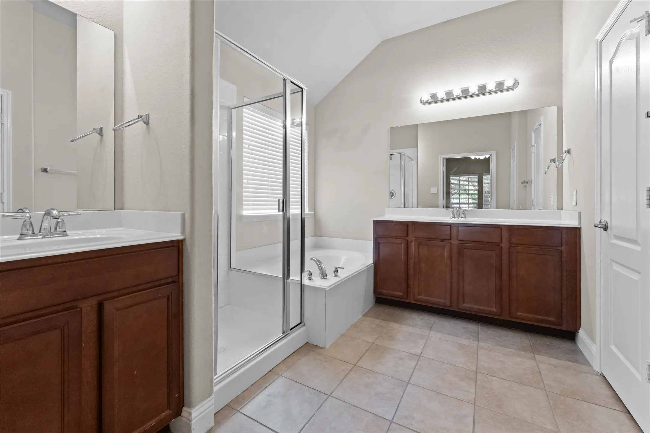 Single Family Residence For Rent in Denton County , 1218 Chattahoochee Drive, Savannah, Texas 76227, 3 Bedroom, 2 Bathroom, 2 Garage spaces, 1,574 Sqft, built in 2009, mls#21364171, Real Estate Agent in Savannah, Homes For Rent in Denton county, Homes For Rent in Savannah, Realtor in Savannah Texas, Real Estate Brokerage Independent Realty Texas, Luminita Cordes Realtor