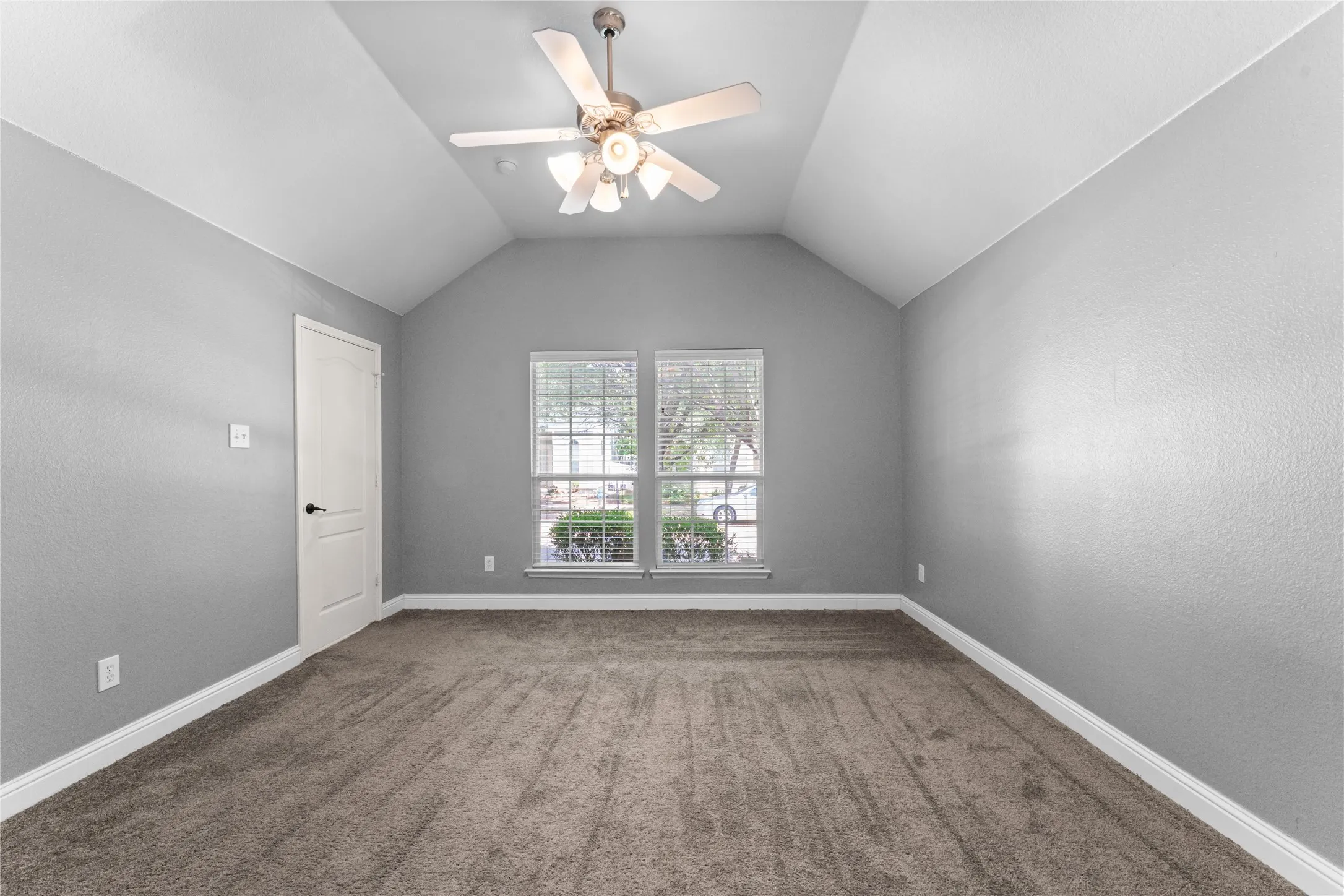 Single Family Residence For Rent in Denton County , 1218 Chattahoochee Drive, Savannah, Texas 76227, 3 Bedroom, 2 Bathroom, 2 Garage spaces, 1,574 Sqft, built in 2009, mls#21364171, Real Estate Agent in Savannah, Homes For Rent in Denton county, Homes For Rent in Savannah, Realtor in Savannah Texas, Real Estate Brokerage Independent Realty Texas, Luminita Cordes Realtor