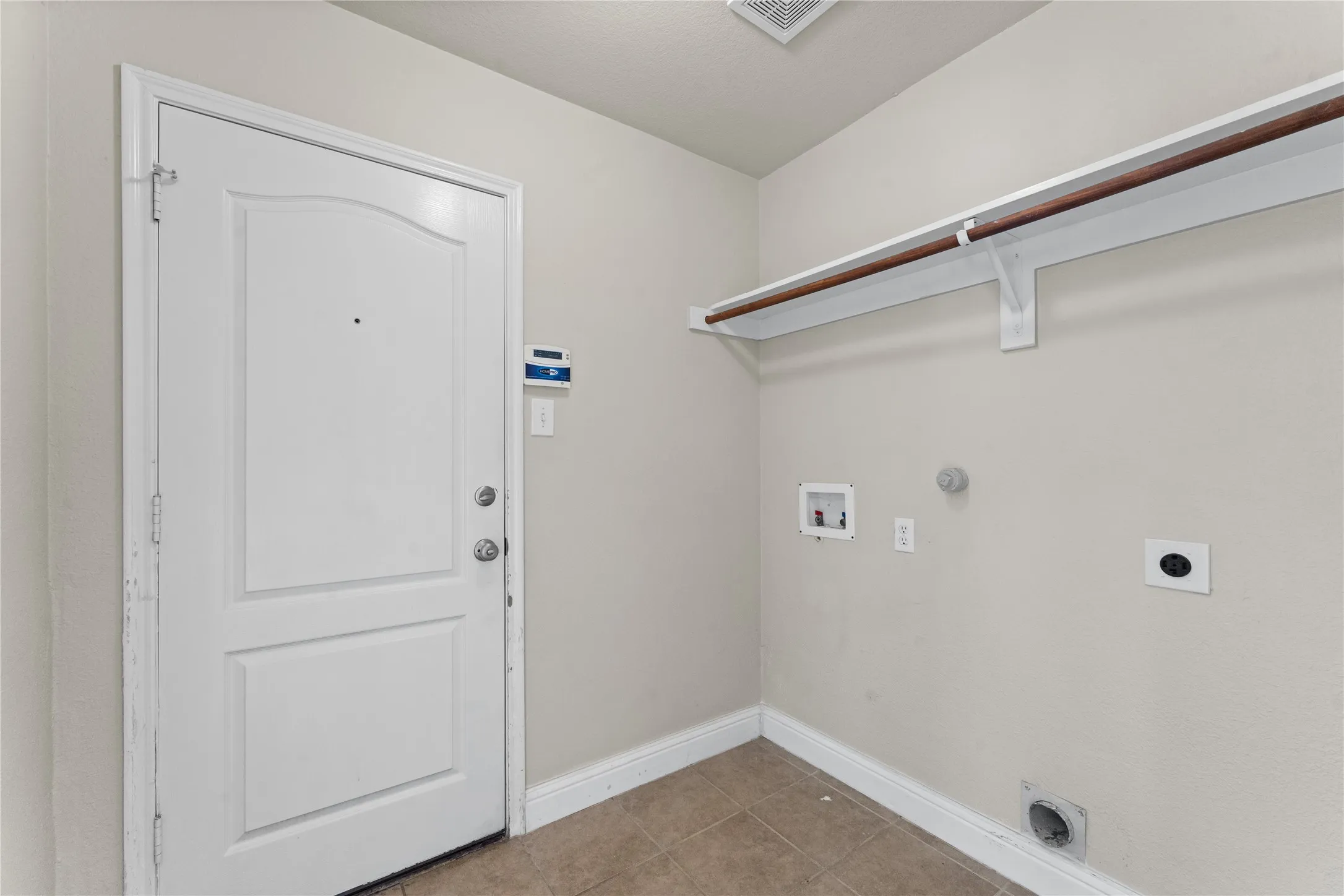 Single Family Residence For Rent in Denton County , 1218 Chattahoochee Drive, Savannah, Texas 76227, 3 Bedroom, 2 Bathroom, 2 Garage spaces, 1,574 Sqft, built in 2009, mls#21364171, Real Estate Agent in Savannah, Homes For Rent in Denton county, Homes For Rent in Savannah, Realtor in Savannah Texas, Real Estate Brokerage Independent Realty Texas, Luminita Cordes Realtor