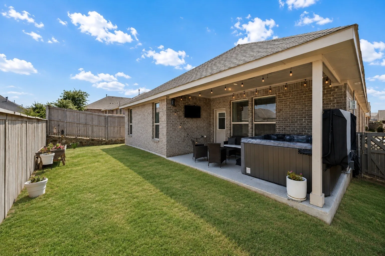Single Family Residence For Sale in Denton County , 2316 Mockingbird Court, Northlake, Texas 76247, 3 Bedroom, 3 Bathroom, 2 Garage spaces, 2,209 Sqft, built in 2021, mls#21376008, Real Estate Agent in Northlake, Homes For Sale in Denton county, Homes For Sale in Northlake, Realtor in Northlake Texas, Real Estate Brokerage Independent Realty Texas, Luminita Cordes Realtor