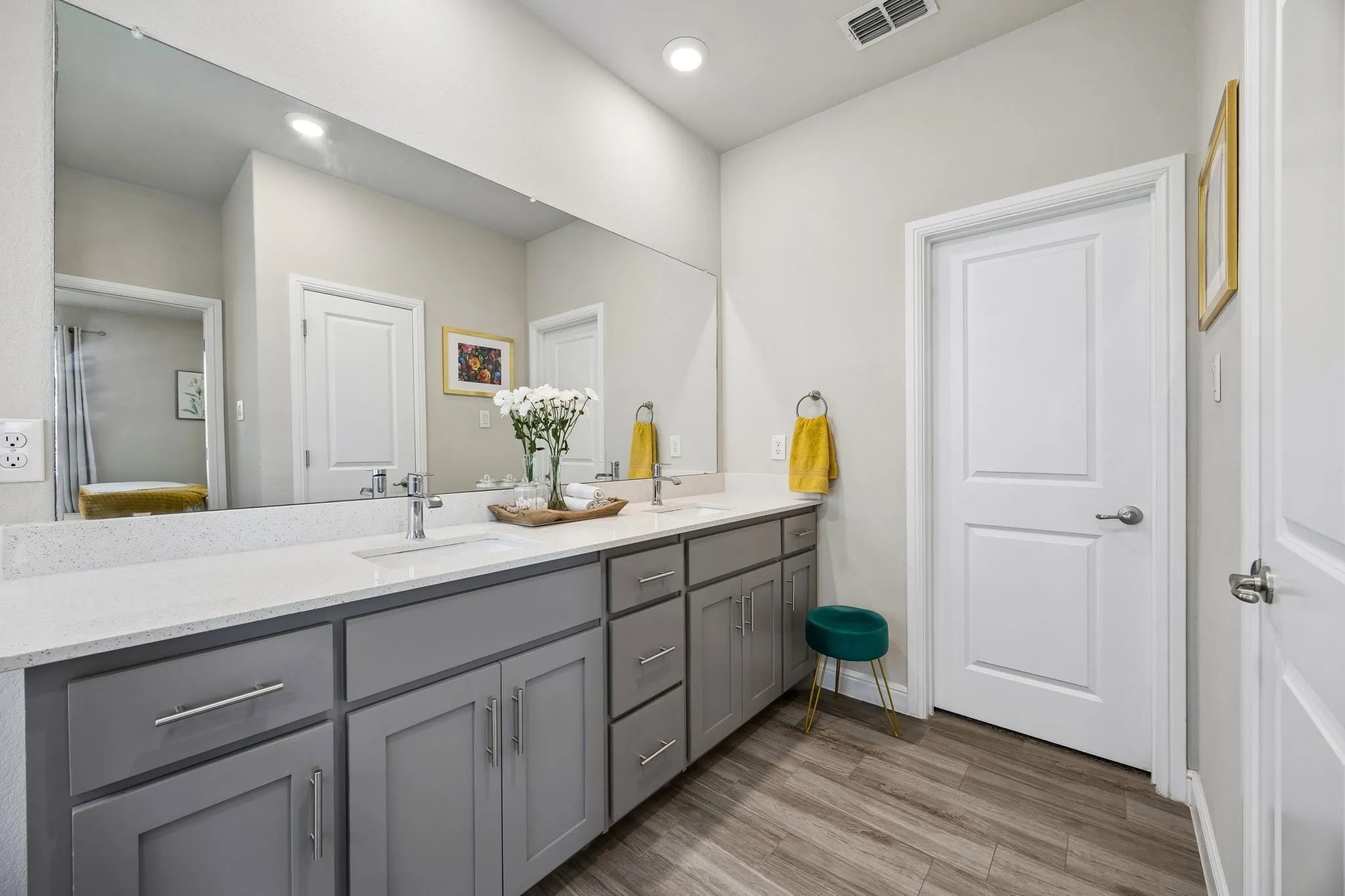 Single Family Residence For Sale in Denton County , 2316 Mockingbird Court, Northlake, Texas 76247, 3 Bedroom, 3 Bathroom, 2 Garage spaces, 2,209 Sqft, built in 2021, mls#21376008, Real Estate Agent in Northlake, Homes For Sale in Denton county, Homes For Sale in Northlake, Realtor in Northlake Texas, Real Estate Brokerage Independent Realty Texas, Luminita Cordes Realtor