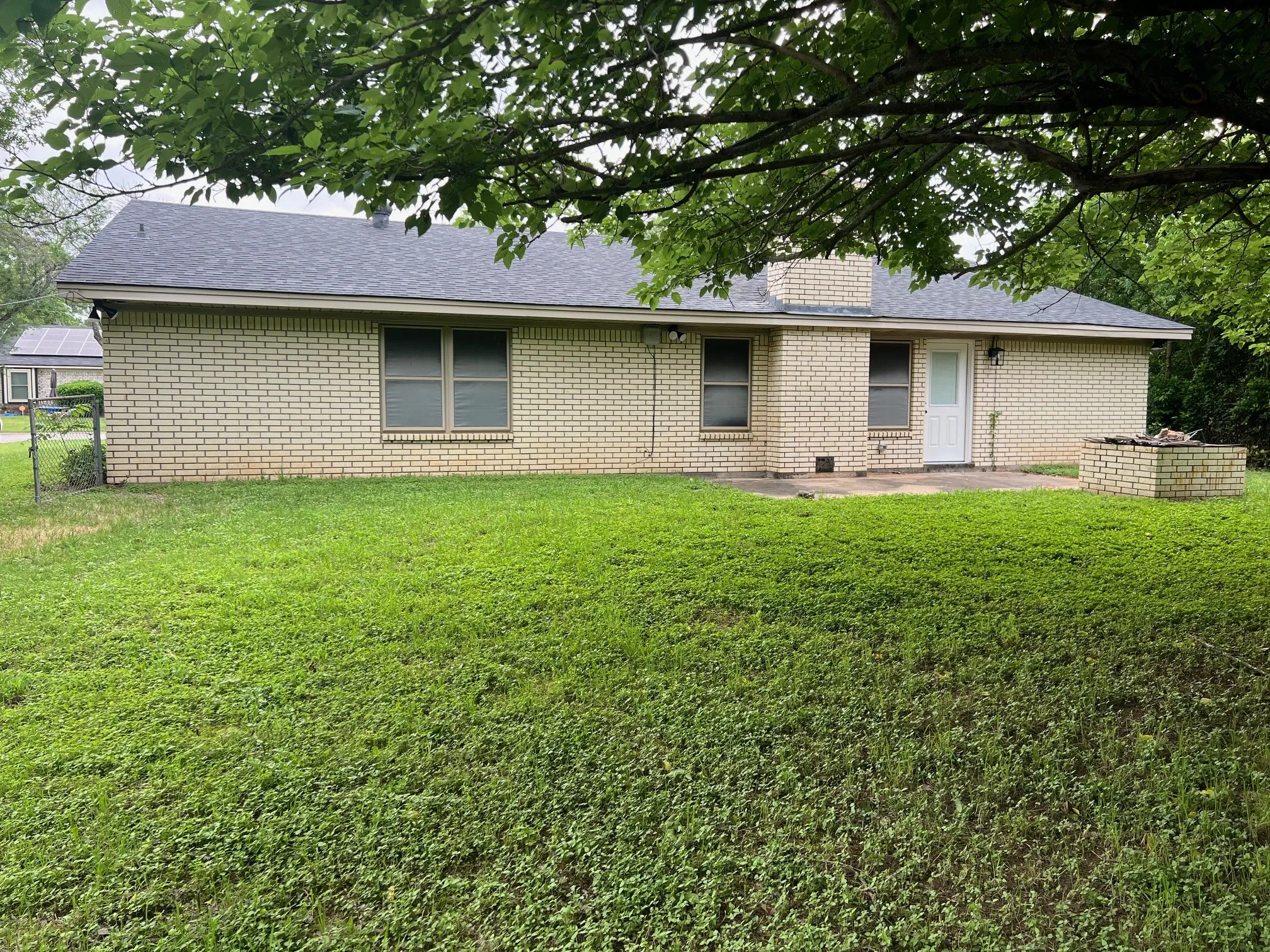 Single Family Residence For Rent in Mc Lennan County , 1118 Pawnee Street, Bellmead, Texas 76705, 3 Bedroom, 2 Bathroom, 2 Garage spaces, 1,608 Sqft, built in 1988, mls#21377155, Real Estate Agent in Bellmead, Homes For Rent in Mc Lennan county, Homes For Rent in Bellmead, Realtor in Bellmead Texas, Real Estate Brokerage Independent Realty Texas, Luminita Cordes Realtor