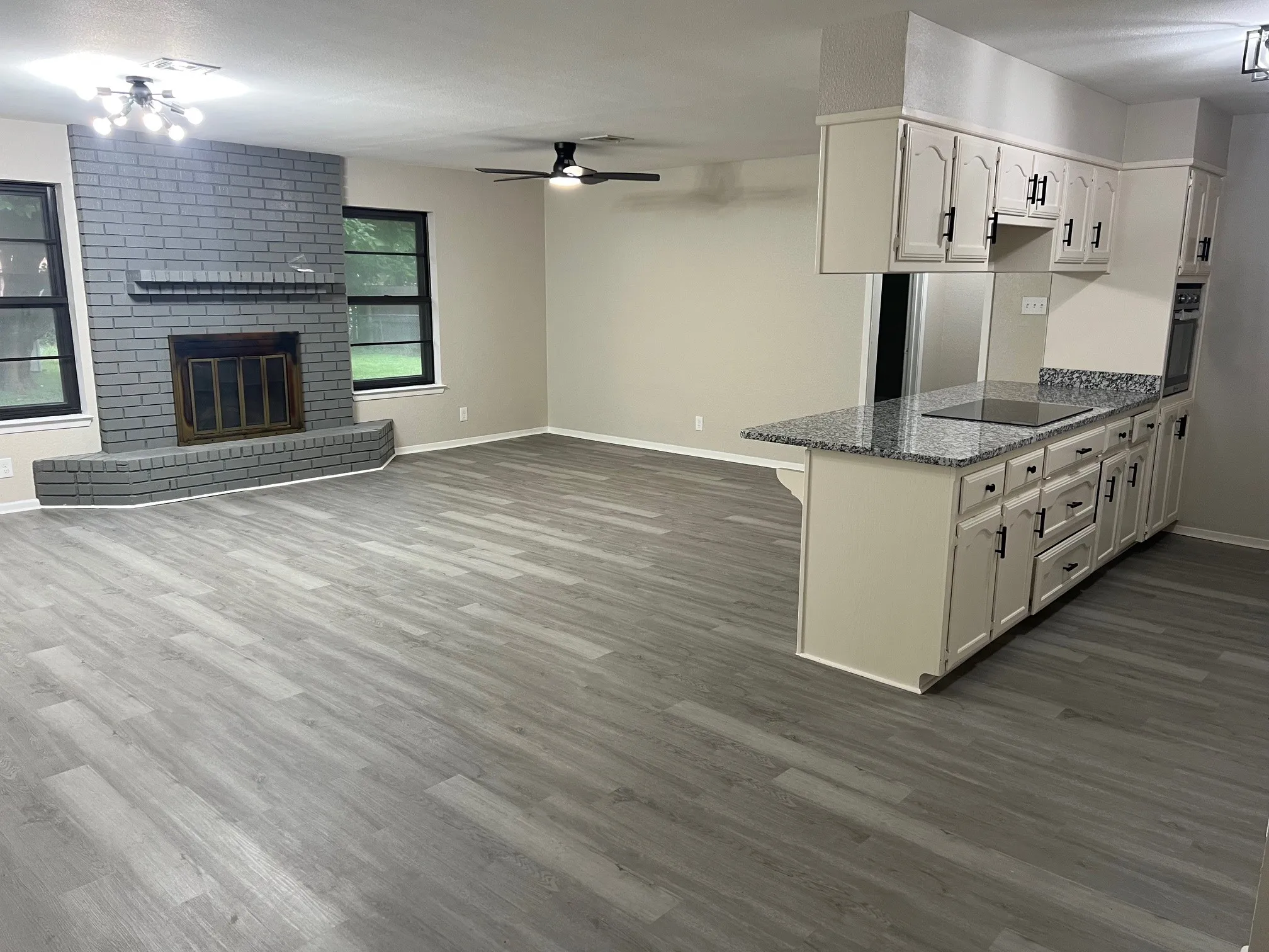 Single Family Residence For Rent in Mc Lennan County , 1118 Pawnee Street, Bellmead, Texas 76705, 3 Bedroom, 2 Bathroom, 2 Garage spaces, 1,608 Sqft, built in 1988, mls#21377155, Real Estate Agent in Bellmead, Homes For Rent in Mc Lennan county, Homes For Rent in Bellmead, Realtor in Bellmead Texas, Real Estate Brokerage Independent Realty Texas, Luminita Cordes Realtor