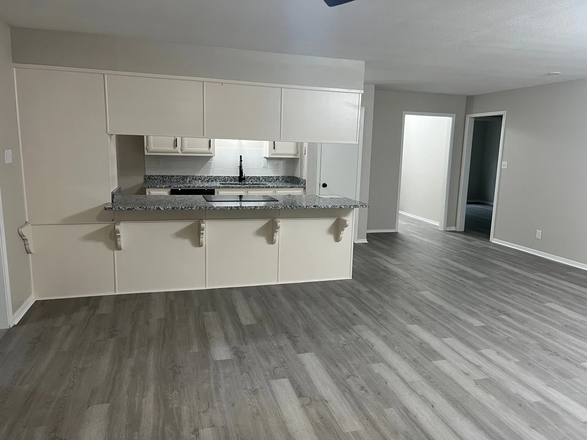 Single Family Residence For Rent in Mc Lennan County , 1118 Pawnee Street, Bellmead, Texas 76705, 3 Bedroom, 2 Bathroom, 2 Garage spaces, 1,608 Sqft, built in 1988, mls#21377155, Real Estate Agent in Bellmead, Homes For Rent in Mc Lennan county, Homes For Rent in Bellmead, Realtor in Bellmead Texas, Real Estate Brokerage Independent Realty Texas, Luminita Cordes Realtor