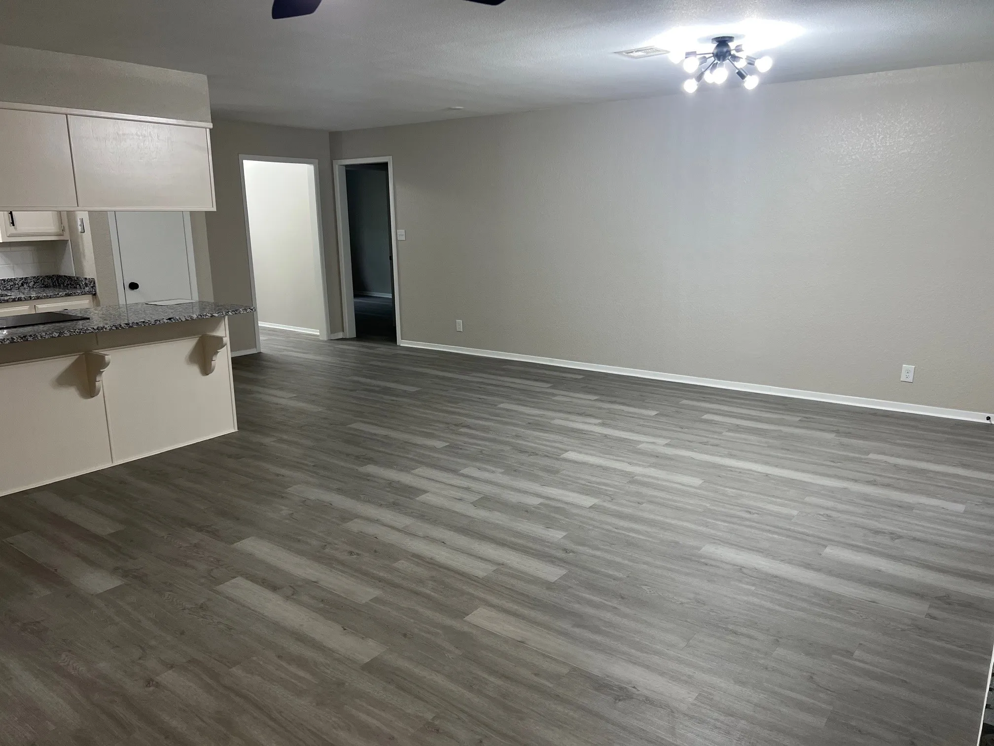 Single Family Residence For Rent in Mc Lennan County , 1118 Pawnee Street, Bellmead, Texas 76705, 3 Bedroom, 2 Bathroom, 2 Garage spaces, 1,608 Sqft, built in 1988, mls#21377155, Real Estate Agent in Bellmead, Homes For Rent in Mc Lennan county, Homes For Rent in Bellmead, Realtor in Bellmead Texas, Real Estate Brokerage Independent Realty Texas, Luminita Cordes Realtor