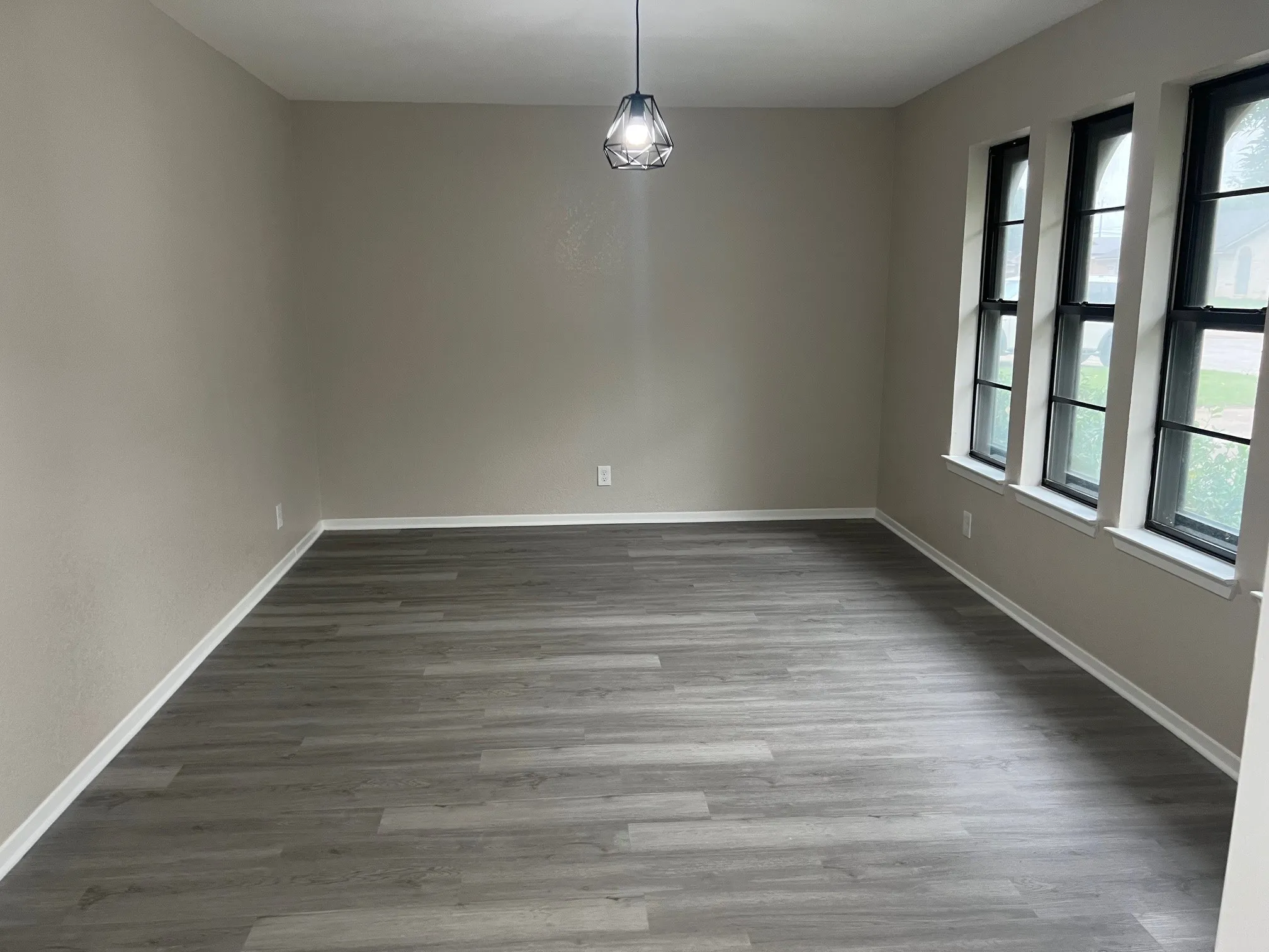 Single Family Residence For Rent in Mc Lennan County , 1118 Pawnee Street, Bellmead, Texas 76705, 3 Bedroom, 2 Bathroom, 2 Garage spaces, 1,608 Sqft, built in 1988, mls#21377155, Real Estate Agent in Bellmead, Homes For Rent in Mc Lennan county, Homes For Rent in Bellmead, Realtor in Bellmead Texas, Real Estate Brokerage Independent Realty Texas, Luminita Cordes Realtor