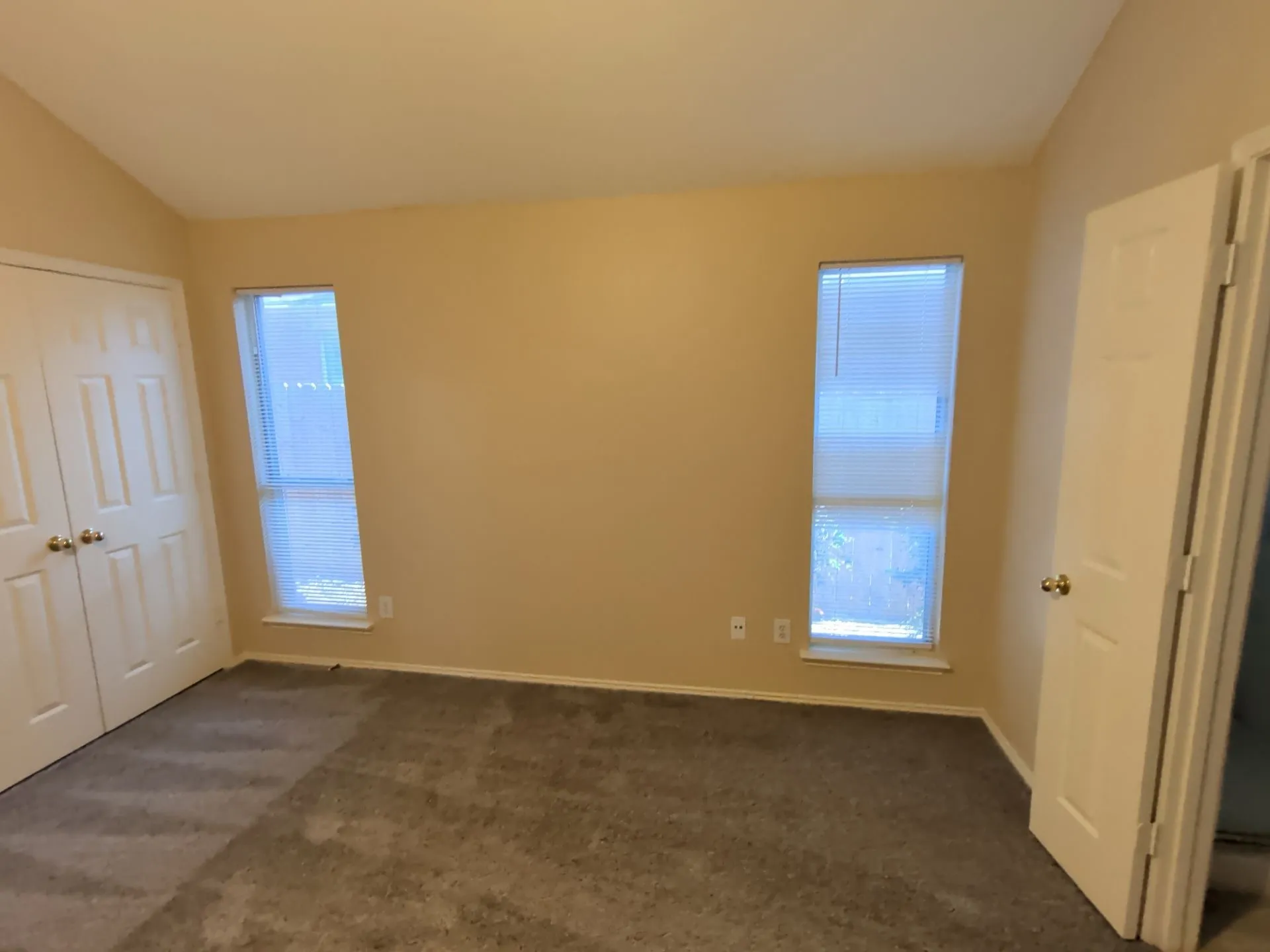 Single Family Residence For Rent in Tarrant County , 4819 Brady Court, Arlington, Texas 76018, 3 Bedroom, 2 Bathroom, 2 Garage spaces, 1,758 Sqft, built in 1996, mls#21377138, Real Estate Agent in Arlington, Homes For Rent in Tarrant county, Homes For Rent in Arlington, Realtor in Arlington Texas, Real Estate Brokerage Independent Realty Texas, Luminita Cordes Realtor